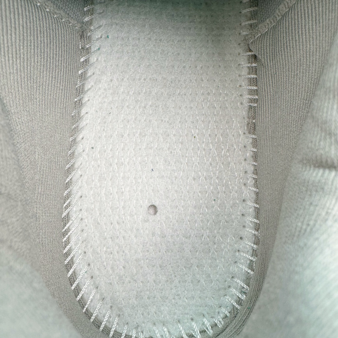 图片[10]-＃DT纯原 MLB Chunky Runner 2024S 复古印花老爹鞋系列低帮轻量增高厚底百搭休闲运动慢跑鞋 Korea韩国联名NY美国榄球纽约洋基队限定 韩国代购专供 全套原楦原纸板原厂数据开发 正确中底拉帮中底网布细节 平台代购专供 左脚内置芯片 韩国代购吊牌标贴 独家一比一RB+MD组合大底 高频后跟小人Logo精准对位立体饱满 正确网布加超迁鞋面 转印中底走线紧密 转印Logo工艺表层防刮不掉色 尺码：35 36 36.5 37.5 38 38.5 39 40 40.5 41 42 42.5 43 44 45-选品中心