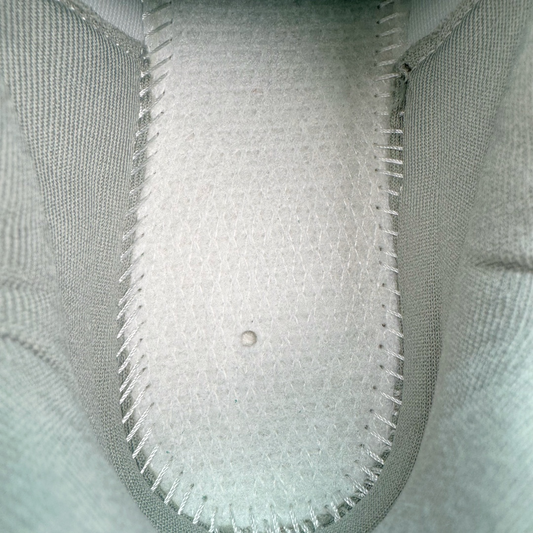 图片[10]-＃DT纯原 MLB Chunky Runner 2024S 复古印花老爹鞋系列低帮轻量增高厚底百搭休闲运动慢跑鞋 Korea韩国联名NY美国榄球纽约洋基队限定 韩国代购专供 全套原楦原纸板原厂数据开发 正确中底拉帮中底网布细节 平台代购专供 左脚内置芯片 韩国代购吊牌标贴 独家一比一RB+MD组合大底 高频后跟小人Logo精准对位立体饱满 正确网布加超迁鞋面 转印中底走线紧密 转印Logo工艺表层防刮不掉色 尺码：35 36 36.5 37.5 38 38.5 39 40 40.5 41 42 42.5 43 44 45-选品中心