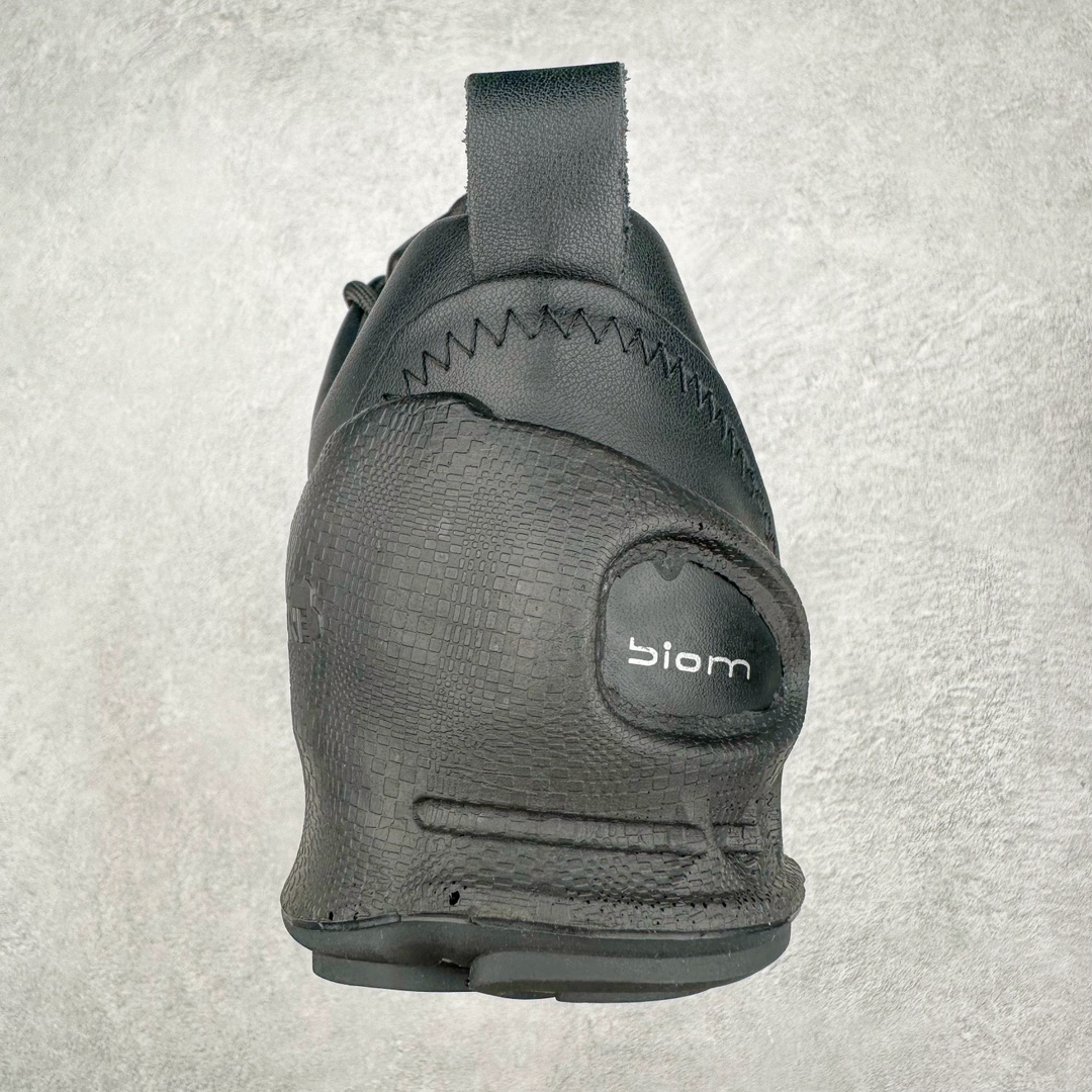 图片[8]-ECCO爱步2024年新款户外鞋防水透气越野跑鞋 健步踪迹系列 鞋面设有GORE-TEX防水薄膜 给你贴心防水保护 防水透气 直接注塑工艺连接鞋面与鞋底 一体成型 合脚稳固 BIOM自然律动科技鞋楦 符合人体工学 长效缓震带来裸足体验 橡胶大底 结合橡胶凸起鞋钉设计 适应多种地形 提供强劲抓地力与耐磨性 稳定支撑 越野无束 尺码：39 40 41 42 43 44（正常码）-选品中心