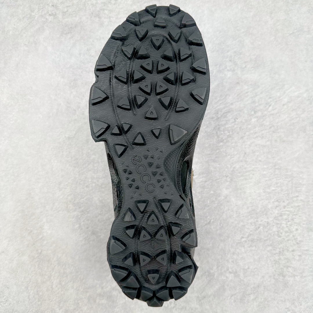 图片[9]-ECCO爱步2024年新款户外鞋防水透气越野跑鞋 健步踪迹系列 鞋面设有GORE-TEX防水薄膜 给你贴心防水保护 防水透气 直接注塑工艺连接鞋面与鞋底 一体成型 合脚稳固 BIOM自然律动科技鞋楦 符合人体工学 长效缓震带来裸足体验 橡胶大底 结合橡胶凸起鞋钉设计 适应多种地形 提供强劲抓地力与耐磨性 稳定支撑 越野无束 尺码：39 40 41 42 43 44（正常码）-选品中心