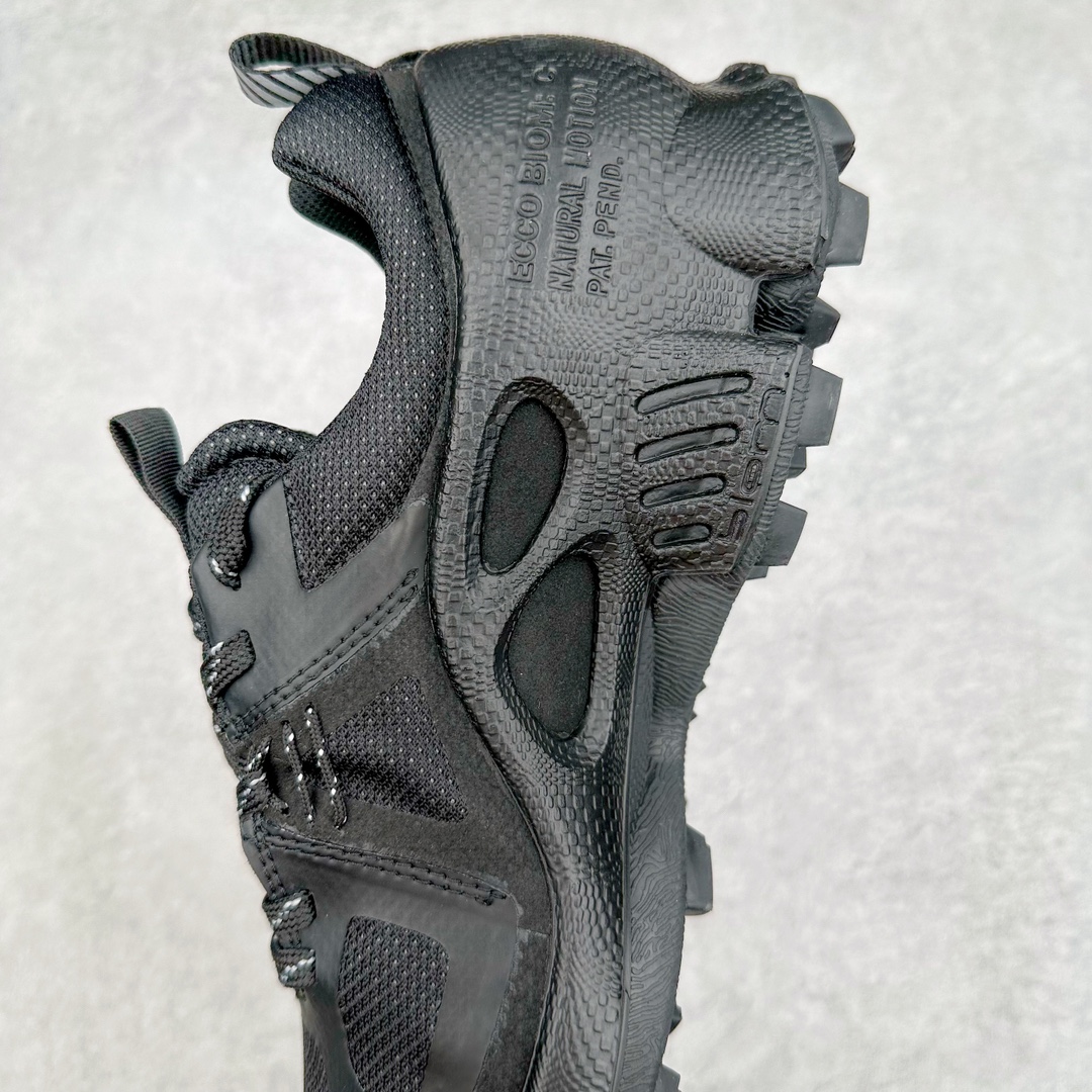 图片[7]-ECCO爱步2024年新款户外鞋防水透气越野跑鞋 健步踪迹系列 鞋面设有GORE-TEX防水薄膜 给你贴心防水保护 防水透气 直接注塑工艺连接鞋面与鞋底 一体成型 合脚稳固 BIOM自然律动科技鞋楦 符合人体工学 长效缓震带来裸足体验 橡胶大底 结合橡胶凸起鞋钉设计 适应多种地形 提供强劲抓地力与耐磨性 稳定支撑 越野无束 尺码：39 40 41 42 43 44（正常码）-选品中心