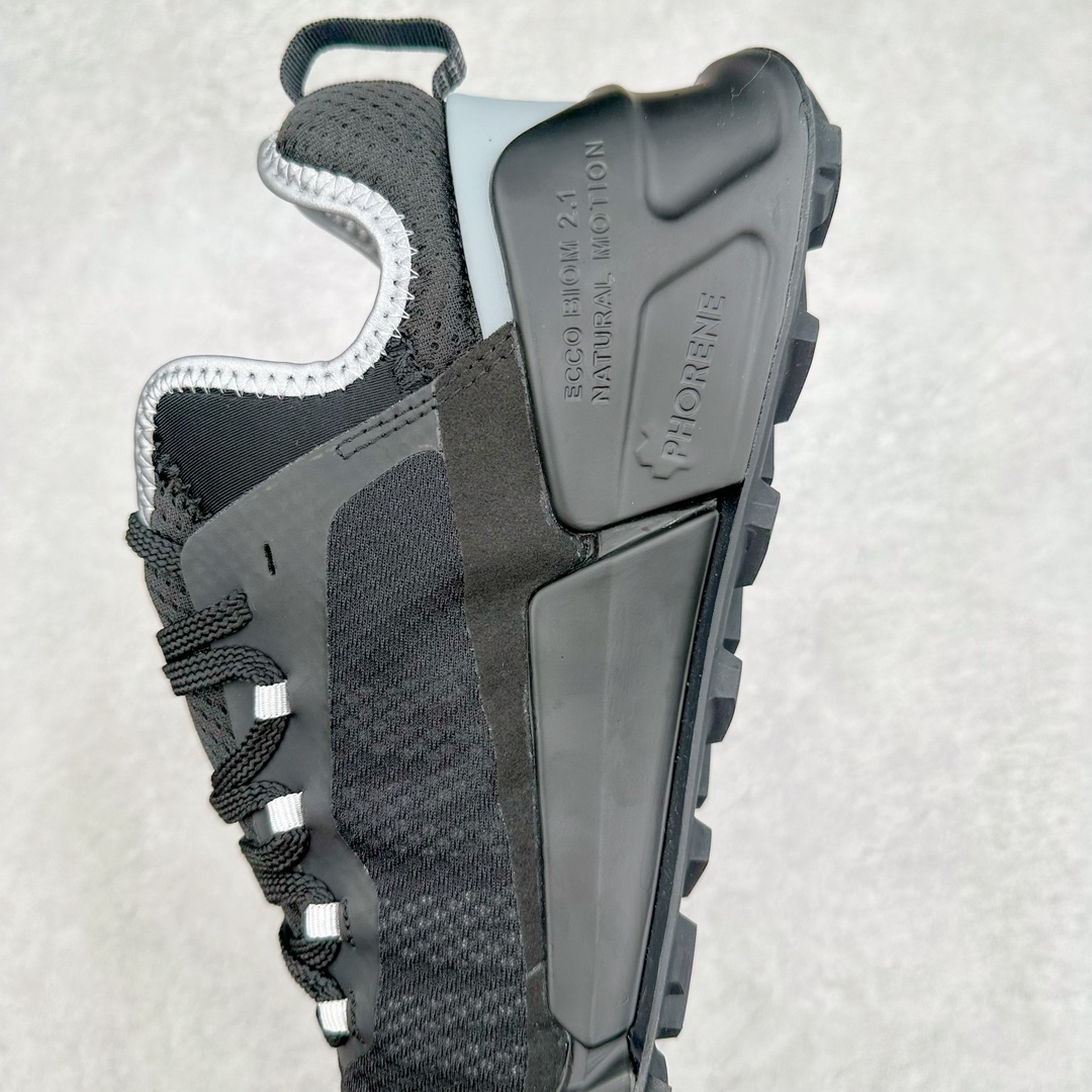 图片[7]-ECCO爱步2024年新款户外鞋防水透气越野跑鞋 健步踪迹系列 鞋面设有GORE-TEX防水薄膜 给你贴心防水保护 防水透气 直接注塑工艺连接鞋面与鞋底 一体成型 合脚稳固 BIOM自然律动科技鞋楦 符合人体工学 长效缓震带来裸足体验 橡胶大底 结合橡胶凸起鞋钉设计 适应多种地形 提供强劲抓地力与耐磨性 稳定支撑 越野无束 尺码：39 40 41 42 43 44（正常码）-选品中心