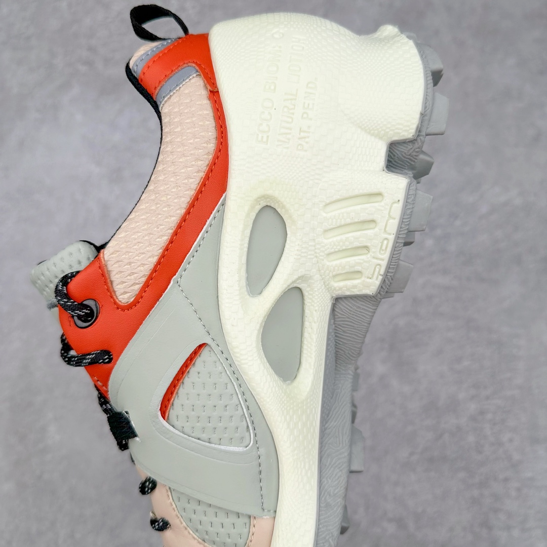 图片[7]-ECCO爱步2024年新款户外鞋防水透气越野跑鞋 健步踪迹系列 鞋面设有GORE-TEX防水薄膜 给你贴心防水保护 防水透气 直接注塑工艺连接鞋面与鞋底 一体成型 合脚稳固 BIOM自然律动科技鞋楦 符合人体工学 长效缓震带来裸足体验 橡胶大底 结合橡胶凸起鞋钉设计 适应多种地形 提供强劲抓地力与耐磨性 稳定支撑 越野无束 尺码：39 40 41 42 43 44（正常码）-选品中心