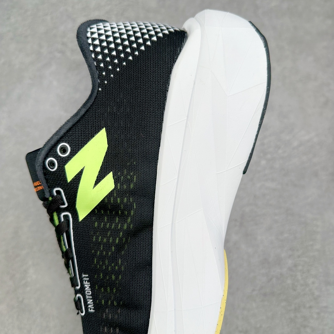 图片[7]-💰170 ＃C版 NEW BALANCE Rebel FuelCell Rebel V3 SuperComp Elite 精英版内置碳板 舒适时尚织物减震耐磨低帮马拉松轻量化跑步鞋 NB新百伦于 2019 年夏天首次发布了 Rebel 在制鞋业仍在向强调能量回报的弹力泡沫转变的时候 Rebel 确实是一个叛逆者 快进到 2024 年 Rebel v4 承诺通过重新配制的中底化合物和更高的堆叠高度提供更轻、更有弹性的跑步体验 就像New Balance SC Elite v4一样 Rebel v4 提供了完全重新设计的中底化合物 最新的混合物将 New Balance 专有的 FuelCell 泡沫（TPU 和 EVA 的混合物）与 PEBA 泡沫相结合 带来更弹跳的跑步体验 PEBA是一种超轻 高性能的泡沫 通常出现在镀碳超级鞋中 New Balance Rebel v4、ASICS Novablast 4和Brooks Hyperion Max都是精力充沛的无电镀运动鞋 在速度锻炼和快节奏中大放异彩 这三款鞋都依靠它们的中底泡沫和轻微的摇杆形状来创造一种向前滚动的感觉 而且虽然这些鞋子在堆叠高度和重量方面各不相同 但它们提供了相似的软硬比例 有足够的流行力来加快步伐 尺码：36 37 37.5 38 38.5 39.5 40 40.5 41.5 42 42.5 43 44 45 编码：Fby2936040-运动鞋