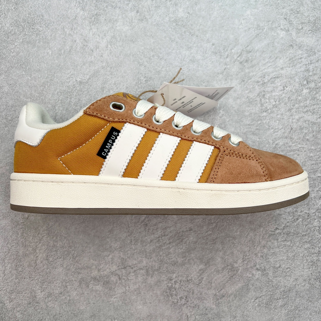＃C版纯原 AD Originals Campus 00s 学院系列面包风经典复古低帮百搭休闲运动板鞋 IF8774 原鞋开发 正确版型 市面唯一全鞋采用原厂头层SD皮料 正确宽版鞋盒 清洁度完美 诠释最高工艺 这次 Originals 选择了以经典复古鞋型 Campus 为蓝本打造全新面包鞋 这款鞋型联名不断 冠希当年对它更是钟爱有加 论牌面丝毫不输贝壳头、Forum 等大热鞋型 这次 Campus 一改 80 年代的瘦长造型 鞋舌、鞋身、鞋底甚至细节都变大了 营造出千禧年前后流行的面包鞋宽大廓形 因此鞋名改为 Campus 00s 鞋身采用绒面皮料搭配白色常规皮革 质感上还是延续了经典 Campus 的设计 鞋舌填充更加饱满 让鞋款整体看起来更加圆润 搭配上这款浅蓝配色 「蓝胖子」造型真的很可爱 鞋舌还加入了与以往 Campus 不同的全新三叶草 Logo 令造型更具千禧气息 鞋带也采用了加宽的设计 如果你不喜欢 这次还附送了传统鞋带可以替换 鞋底采用了米黄做旧设计 凸显鞋款的复古年代感 除了清新可人的浅蓝配色 还有一款酷灰配色 造型更加硬朗复古 而且相比浅蓝配色更加耐脏 尺码：36 36⅔ 37⅓ 38 38⅔ 39⅓ 40 40⅔ 41⅓ 42 42⅔ 43⅓ 44 44 ⅓ 45-选品中心