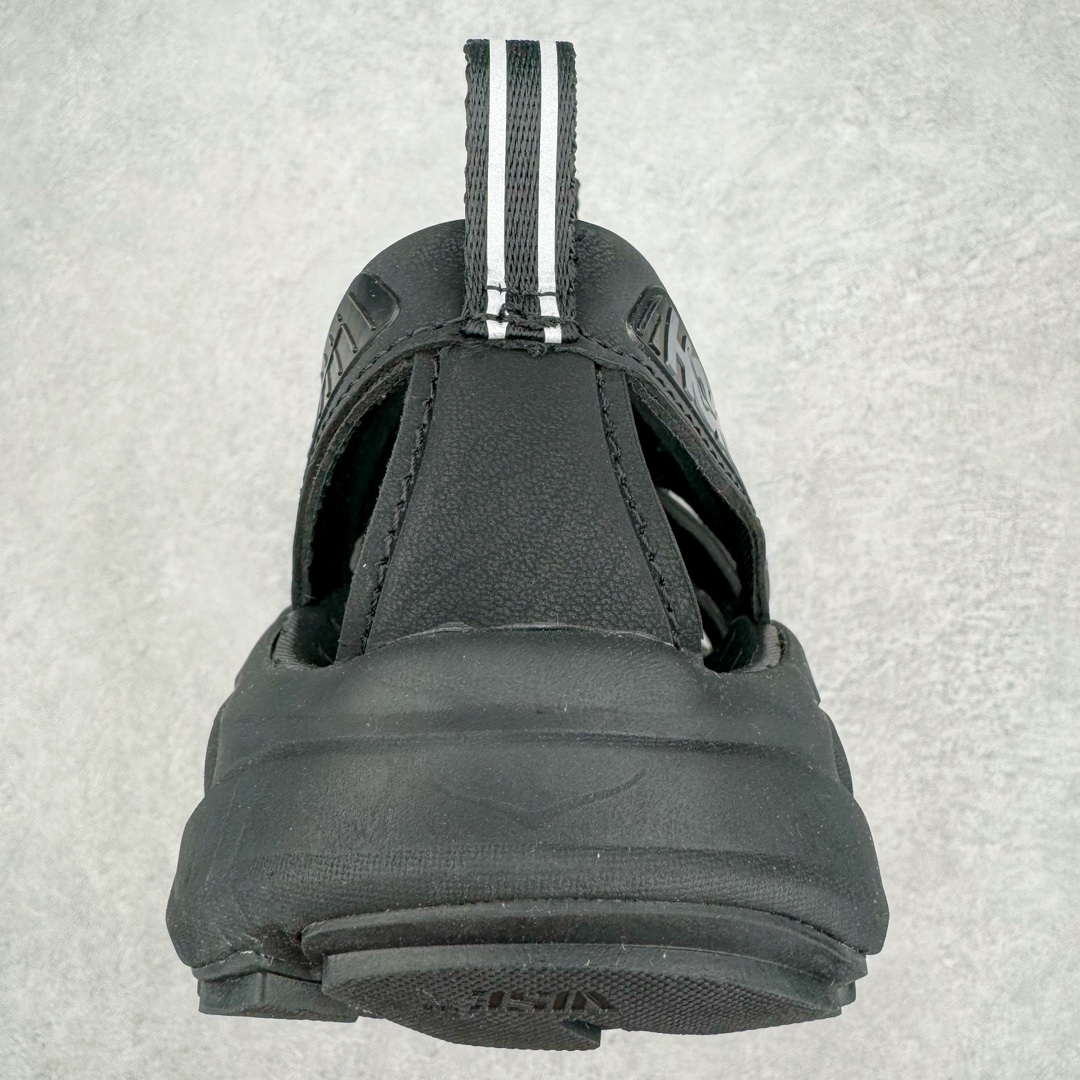 图片[8]-＃HK纯原 HOKA One One Hopara Sandals 霍帕拉系列水路两用溯溪涉水休闲户外露营凉鞋 作为先锋品牌的 HOKA ONE ONE总是以独特的方式 HOPA RA是一款溯溪鞋 又名排水鞋 可长期用于涉水和溯溪 保护脚底和脚趾的安全和舒适 鞋面材料速干 透气 耐磨 鞋底防滑 耐磨 抓地能力强 出于安全考虑 设计要求较高 涉水溯溪过程中 水 泥沙 可以直接从鞋内大孔排出 细纹鞋底使在岩石上抓地能力强 避免打滑 而上路后 鞋面具有快干透气等优点 尺码：36 36.5 37.5 38 39 40 40.5 41 42 42.5 43 44 45-选品中心