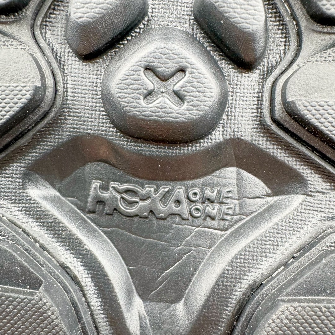 图片[20]-＃HK纯原 HOKA One One Hopara Sandals 霍帕拉系列水路两用溯溪涉水休闲户外露营凉鞋 作为先锋品牌的 HOKA ONE ONE总是以独特的方式 HOPA RA是一款溯溪鞋 又名排水鞋 可长期用于涉水和溯溪 保护脚底和脚趾的安全和舒适 鞋面材料速干 透气 耐磨 鞋底防滑 耐磨 抓地能力强 出于安全考虑 设计要求较高 涉水溯溪过程中 水 泥沙 可以直接从鞋内大孔排出 细纹鞋底使在岩石上抓地能力强 避免打滑 而上路后 鞋面具有快干透气等优点 尺码：36 36.5 37.5 38 39 40 40.5 41 42 42.5 43 44 45-选品中心