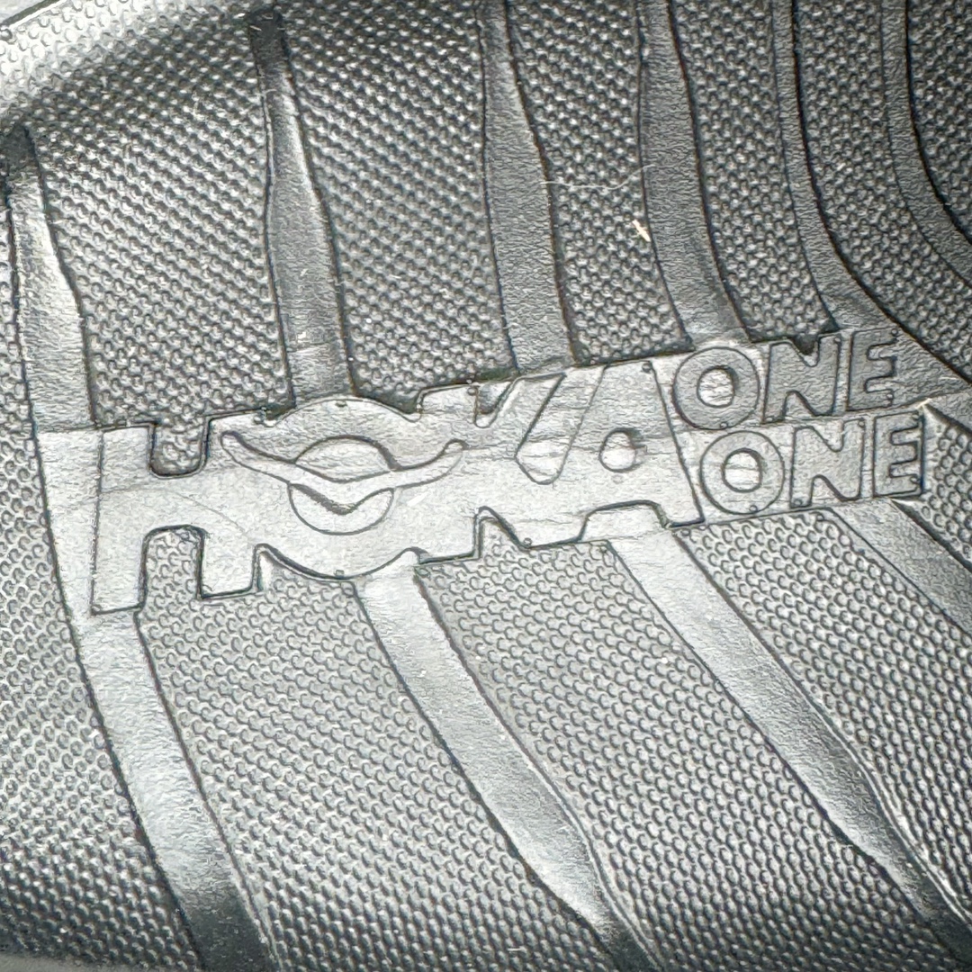 图片[13]-＃HK纯原 HOKA One One Hopara Sandals 霍帕拉系列水路两用溯溪涉水休闲户外露营凉鞋 作为先锋品牌的 HOKA ONE ONE总是以独特的方式 HOPA RA是一款溯溪鞋 又名排水鞋 可长期用于涉水和溯溪 保护脚底和脚趾的安全和舒适 鞋面材料速干 透气 耐磨 鞋底防滑 耐磨 抓地能力强 出于安全考虑 设计要求较高 涉水溯溪过程中 水 泥沙 可以直接从鞋内大孔排出 细纹鞋底使在岩石上抓地能力强 避免打滑 而上路后 鞋面具有快干透气等优点 尺码：36 36.5 37.5 38 39 40 40.5 41 42 42.5 43 44 45-选品中心