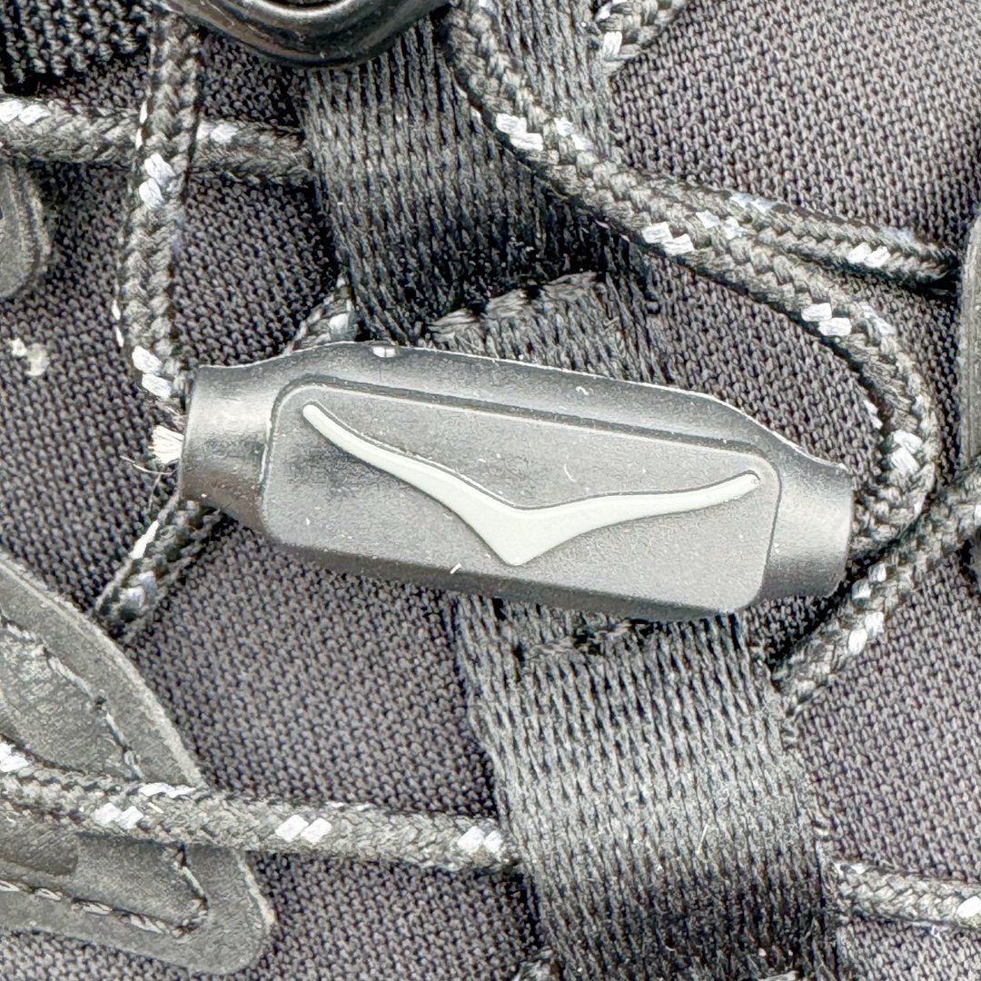 图片[10]-＃HK纯原 HOKA One One Hopara Sandals 霍帕拉系列水路两用溯溪涉水休闲户外露营凉鞋 作为先锋品牌的 HOKA ONE ONE总是以独特的方式 HOPA RA是一款溯溪鞋 又名排水鞋 可长期用于涉水和溯溪 保护脚底和脚趾的安全和舒适 鞋面材料速干 透气 耐磨 鞋底防滑 耐磨 抓地能力强 出于安全考虑 设计要求较高 涉水溯溪过程中 水 泥沙 可以直接从鞋内大孔排出 细纹鞋底使在岩石上抓地能力强 避免打滑 而上路后 鞋面具有快干透气等优点 尺码：36 36.5 37.5 38 39 40 40.5 41 42 42.5 43 44 45-选品中心