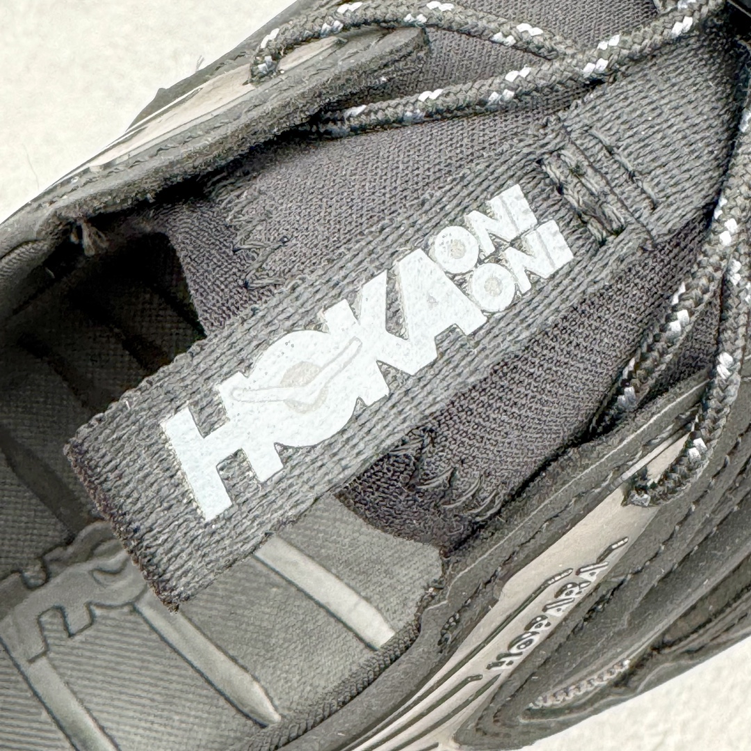 图片[11]-＃HK纯原 HOKA One One Hopara Sandals 霍帕拉系列水路两用溯溪涉水休闲户外露营凉鞋 作为先锋品牌的 HOKA ONE ONE总是以独特的方式 HOPA RA是一款溯溪鞋 又名排水鞋 可长期用于涉水和溯溪 保护脚底和脚趾的安全和舒适 鞋面材料速干 透气 耐磨 鞋底防滑 耐磨 抓地能力强 出于安全考虑 设计要求较高 涉水溯溪过程中 水 泥沙 可以直接从鞋内大孔排出 细纹鞋底使在岩石上抓地能力强 避免打滑 而上路后 鞋面具有快干透气等优点 尺码：36 36.5 37.5 38 39 40 40.5 41 42 42.5 43 44 45-选品中心