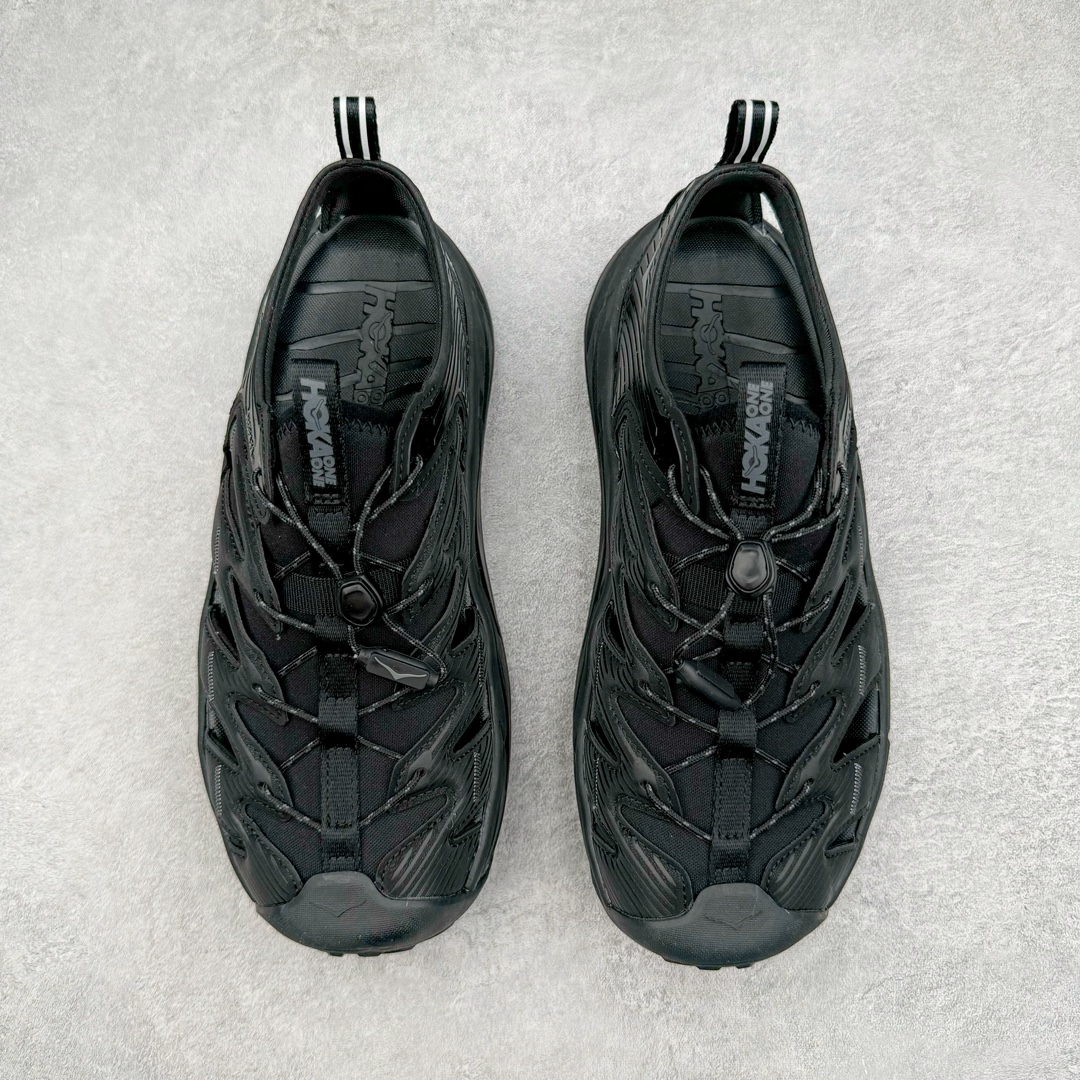 图片[2]-＃HK纯原 HOKA One One Hopara Sandals 霍帕拉系列水路两用溯溪涉水休闲户外露营凉鞋 作为先锋品牌的 HOKA ONE ONE总是以独特的方式 HOPA RA是一款溯溪鞋 又名排水鞋 可长期用于涉水和溯溪 保护脚底和脚趾的安全和舒适 鞋面材料速干 透气 耐磨 鞋底防滑 耐磨 抓地能力强 出于安全考虑 设计要求较高 涉水溯溪过程中 水 泥沙 可以直接从鞋内大孔排出 细纹鞋底使在岩石上抓地能力强 避免打滑 而上路后 鞋面具有快干透气等优点 尺码：36 36.5 37.5 38 39 40 40.5 41 42 42.5 43 44 45-选品中心