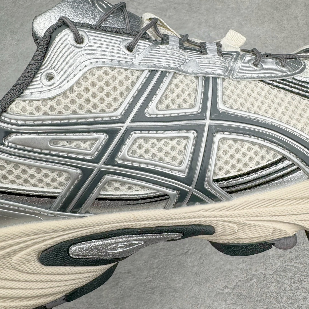 图片[13]-ASICS Gel-Kahana TR V4 亚瑟士机能户外风系列低帮轻量缓震休闲运动跑步鞋 身处城市的喧嚣，内心的想象却永不停歇，Z世代处于现实的繁忙中始终想象着生活的另一种可能和对未知的展望。想象并非背离现实，而是对自我最真实的期待。为鼓励新世代青年唤起对自我的正向的想象，并展开积极的行动，ASICS亚瑟士于2024释出全新主题——唤想自定义。率先推出鞋款GEL-KAHANA TR V4，将出色的城市潮流与户外机能融为一体，实现无界想象与唤回真实自我的完美连结。于城市绽放姿态，唤想自定义。GEL-KAHANA TR V4融合了极具户外型格的设计细节。鞋款大底与中底采用了AHAR耐磨橡胶与GEL缓震胶技术，拥有良好的抓地力与舒适的穿着体验。鞋底所使用的一体化TPU稳定片，为更好地贴合GEL-KAHANA TR V4而全新开模再造，能有效防止脚部过度扭转与侧翻，在提供优秀稳定性的同时，进一步增强了鞋款的机能设计美学。快速系带系统在方便穿戴的同时，为户外运动提供了更优的防护。 GEL-KAHANA TR V4为日常穿着提供稳定、舒适的支撑，鼓励每个人在城市空间中的大胆探索，追寻无拘束的旷野之梦。尺码：36 37 37.5 38 39 39.5 40.5 41.5 42 42.5 43.5 44 44.5 45-选品中心