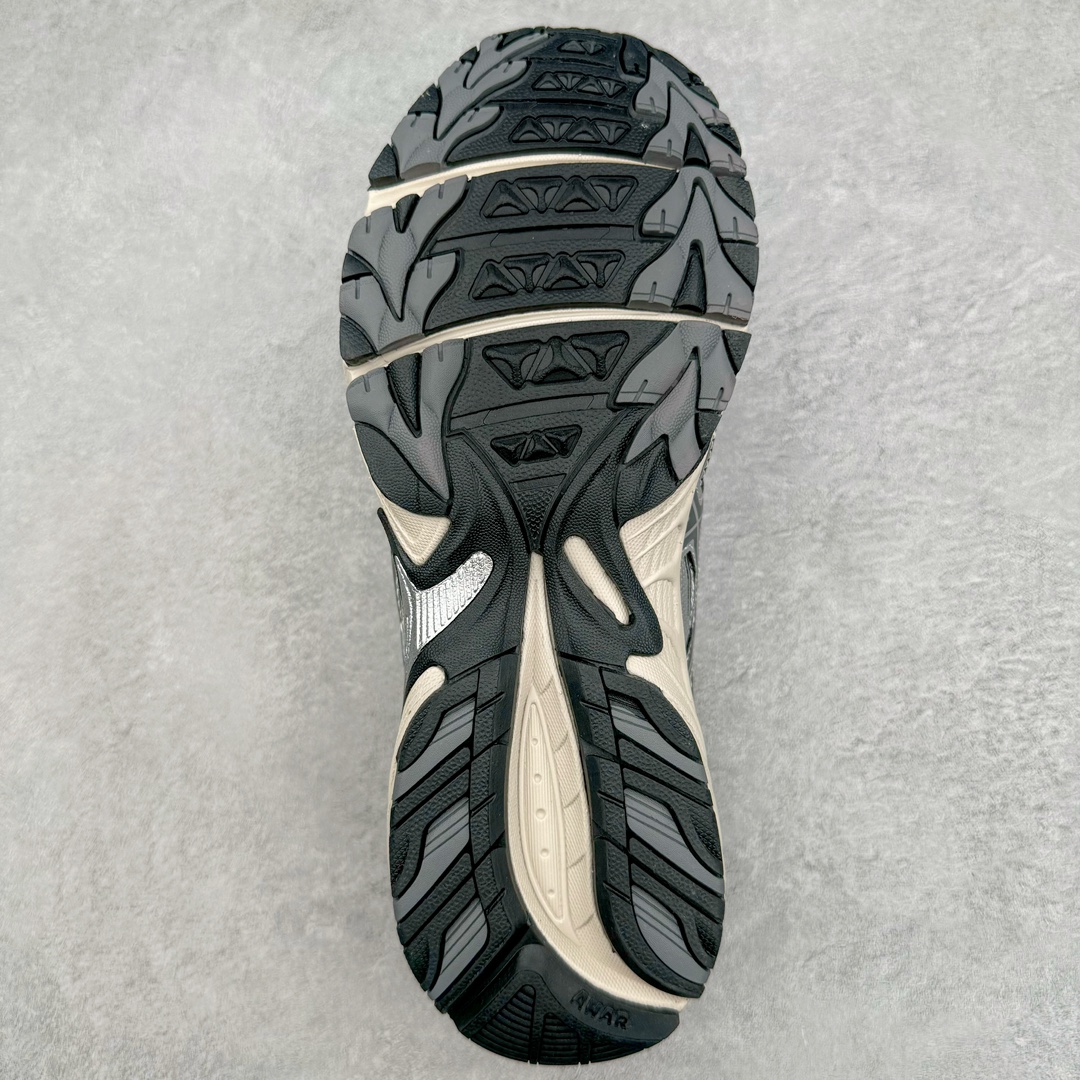 图片[9]-ASICS Gel-Kahana TR V4 亚瑟士机能户外风系列低帮轻量缓震休闲运动跑步鞋 身处城市的喧嚣，内心的想象却永不停歇，Z世代处于现实的繁忙中始终想象着生活的另一种可能和对未知的展望。想象并非背离现实，而是对自我最真实的期待。为鼓励新世代青年唤起对自我的正向的想象，并展开积极的行动，ASICS亚瑟士于2024释出全新主题——唤想自定义。率先推出鞋款GEL-KAHANA TR V4，将出色的城市潮流与户外机能融为一体，实现无界想象与唤回真实自我的完美连结。于城市绽放姿态，唤想自定义。GEL-KAHANA TR V4融合了极具户外型格的设计细节。鞋款大底与中底采用了AHAR耐磨橡胶与GEL缓震胶技术，拥有良好的抓地力与舒适的穿着体验。鞋底所使用的一体化TPU稳定片，为更好地贴合GEL-KAHANA TR V4而全新开模再造，能有效防止脚部过度扭转与侧翻，在提供优秀稳定性的同时，进一步增强了鞋款的机能设计美学。快速系带系统在方便穿戴的同时，为户外运动提供了更优的防护。 GEL-KAHANA TR V4为日常穿着提供稳定、舒适的支撑，鼓励每个人在城市空间中的大胆探索，追寻无拘束的旷野之梦。尺码：36 37 37.5 38 39 39.5 40.5 41.5 42 42.5 43.5 44 44.5 45-选品中心