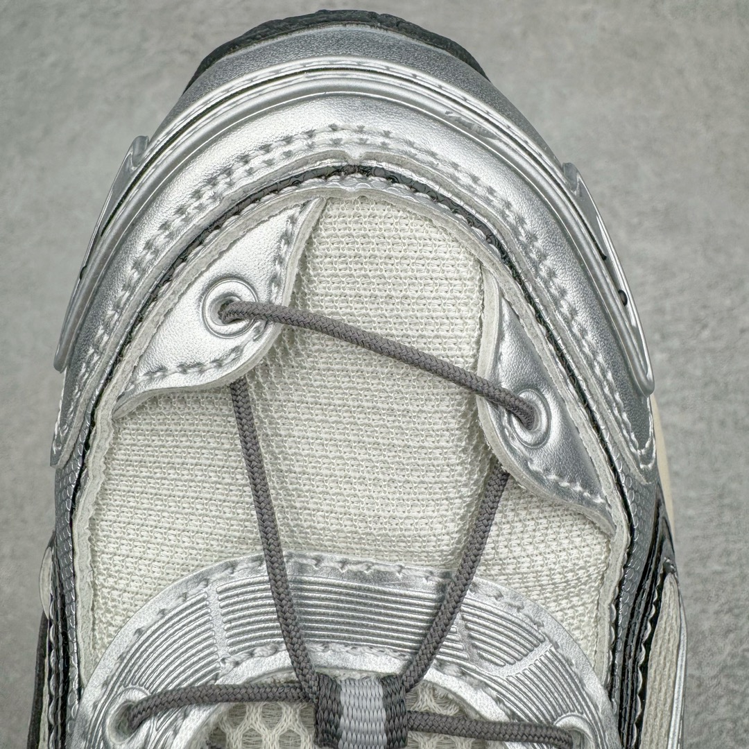 图片[10]-ASICS Gel-Kahana TR V4 亚瑟士机能户外风系列低帮轻量缓震休闲运动跑步鞋 身处城市的喧嚣，内心的想象却永不停歇，Z世代处于现实的繁忙中始终想象着生活的另一种可能和对未知的展望。想象并非背离现实，而是对自我最真实的期待。为鼓励新世代青年唤起对自我的正向的想象，并展开积极的行动，ASICS亚瑟士于2024释出全新主题——唤想自定义。率先推出鞋款GEL-KAHANA TR V4，将出色的城市潮流与户外机能融为一体，实现无界想象与唤回真实自我的完美连结。于城市绽放姿态，唤想自定义。GEL-KAHANA TR V4融合了极具户外型格的设计细节。鞋款大底与中底采用了AHAR耐磨橡胶与GEL缓震胶技术，拥有良好的抓地力与舒适的穿着体验。鞋底所使用的一体化TPU稳定片，为更好地贴合GEL-KAHANA TR V4而全新开模再造，能有效防止脚部过度扭转与侧翻，在提供优秀稳定性的同时，进一步增强了鞋款的机能设计美学。快速系带系统在方便穿戴的同时，为户外运动提供了更优的防护。 GEL-KAHANA TR V4为日常穿着提供稳定、舒适的支撑，鼓励每个人在城市空间中的大胆探索，追寻无拘束的旷野之梦。尺码：36 37 37.5 38 39 39.5 40.5 41.5 42 42.5 43.5 44 44.5 45-选品中心