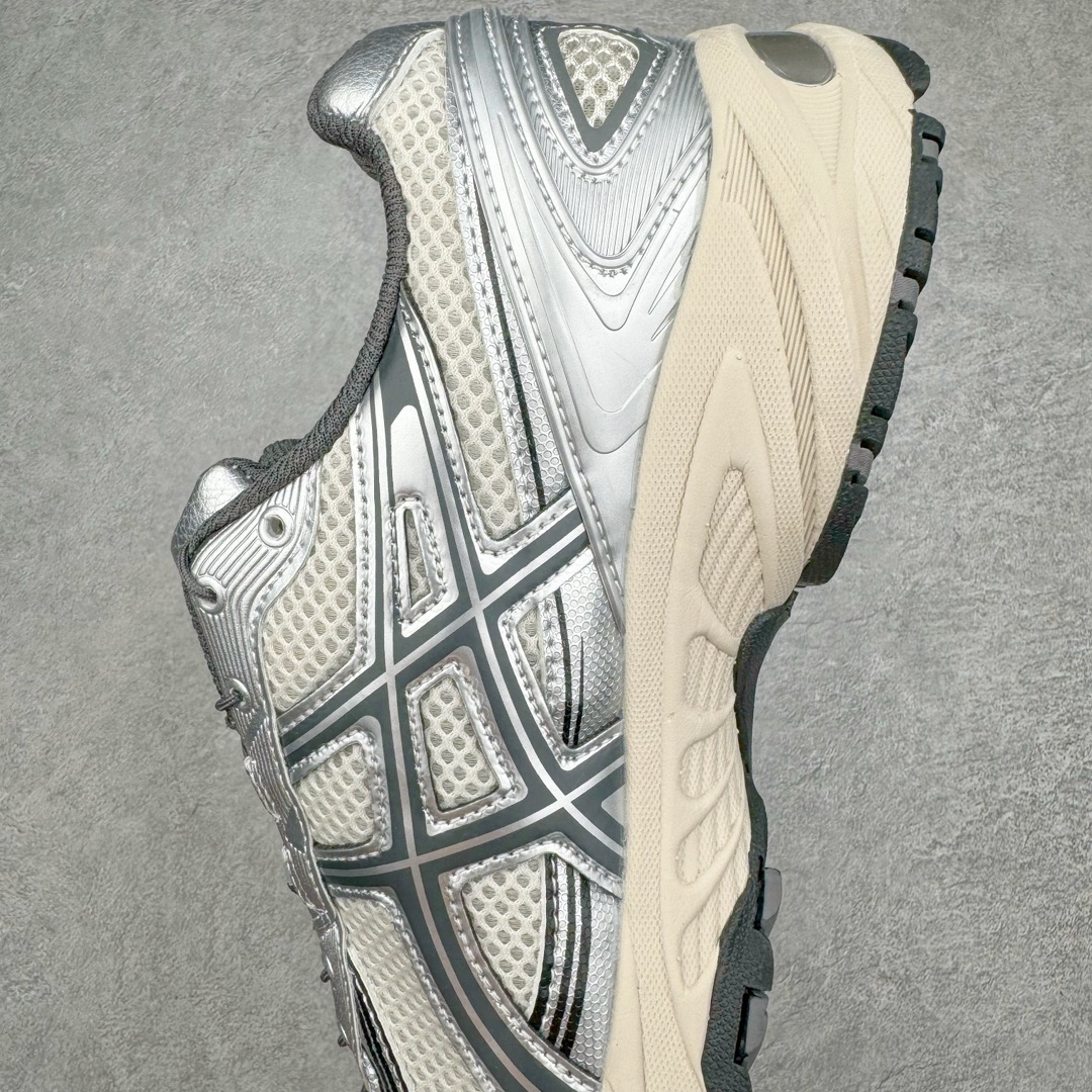 图片[7]-ASICS Gel-Kahana TR V4 亚瑟士机能户外风系列低帮轻量缓震休闲运动跑步鞋 身处城市的喧嚣，内心的想象却永不停歇，Z世代处于现实的繁忙中始终想象着生活的另一种可能和对未知的展望。想象并非背离现实，而是对自我最真实的期待。为鼓励新世代青年唤起对自我的正向的想象，并展开积极的行动，ASICS亚瑟士于2024释出全新主题——唤想自定义。率先推出鞋款GEL-KAHANA TR V4，将出色的城市潮流与户外机能融为一体，实现无界想象与唤回真实自我的完美连结。于城市绽放姿态，唤想自定义。GEL-KAHANA TR V4融合了极具户外型格的设计细节。鞋款大底与中底采用了AHAR耐磨橡胶与GEL缓震胶技术，拥有良好的抓地力与舒适的穿着体验。鞋底所使用的一体化TPU稳定片，为更好地贴合GEL-KAHANA TR V4而全新开模再造，能有效防止脚部过度扭转与侧翻，在提供优秀稳定性的同时，进一步增强了鞋款的机能设计美学。快速系带系统在方便穿戴的同时，为户外运动提供了更优的防护。 GEL-KAHANA TR V4为日常穿着提供稳定、舒适的支撑，鼓励每个人在城市空间中的大胆探索，追寻无拘束的旷野之梦。尺码：36 37 37.5 38 39 39.5 40.5 41.5 42 42.5 43.5 44 44.5 45-选品中心