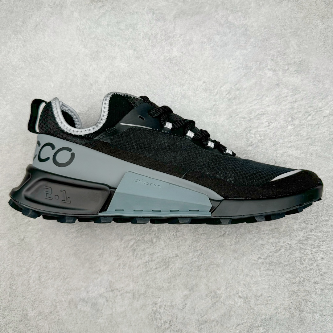 ECCO爱步2024年新款户外鞋防水透气越野跑鞋 健步踪迹系列 鞋面设有GORE-TEX防水薄膜 给你贴心防水保护 防水透气 直接注塑工艺连接鞋面与鞋底 一体成型 合脚稳固 BIOM自然律动科技鞋楦 符合人体工学 长效缓震带来裸足体验 橡胶大底 结合橡胶凸起鞋钉设计 适应多种地形 提供强劲抓地力与耐磨性 稳定支撑 越野无束 尺码：39 40 41 42 43 44（正常码）-选品中心