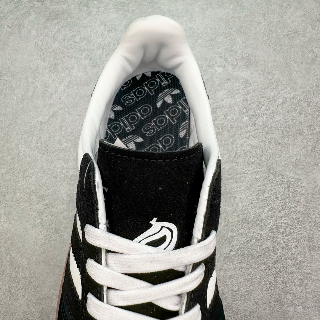 图片[5]-AD Original Samba OG 复古经典轻便板鞋 DM6447 这款桑巴鞋展示了高质量的工艺 带有装饰的超锁缝制和无缝的手感 柔软、柔软的皮革造型和标志性的3条纹完成了精致的外观 正规合身鞋带 鞋面上有绒面鞋垫 橡胶鞋底 享受正畸套筒软感 自50年代首次亮相以来就一直在赢得粉丝的青睐 尺码：36 36.5 37.5 38 38.5 39 40 40.5 41 42 42.5 43 44 44.5 45-选品中心