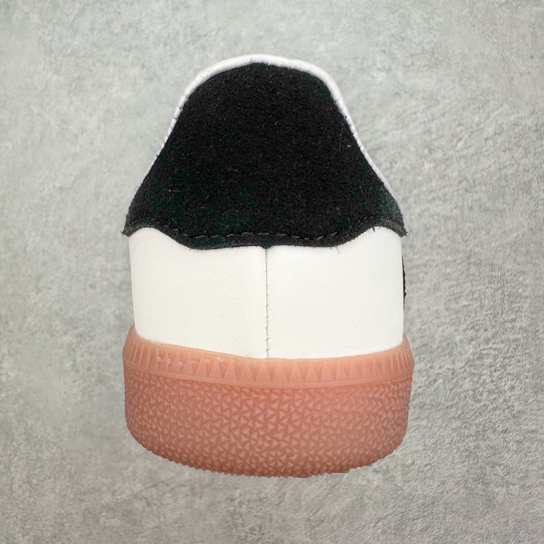 图片[8]-AD Original Samba OG 复古经典轻便板鞋 DM6447 这款桑巴鞋展示了高质量的工艺 带有装饰的超锁缝制和无缝的手感 柔软、柔软的皮革造型和标志性的3条纹完成了精致的外观 正规合身鞋带 鞋面上有绒面鞋垫 橡胶鞋底 享受正畸套筒软感 自50年代首次亮相以来就一直在赢得粉丝的青睐 尺码：36 36.5 37.5 38 38.5 39 40 40.5 41 42 42.5 43 44 44.5 45-选品中心