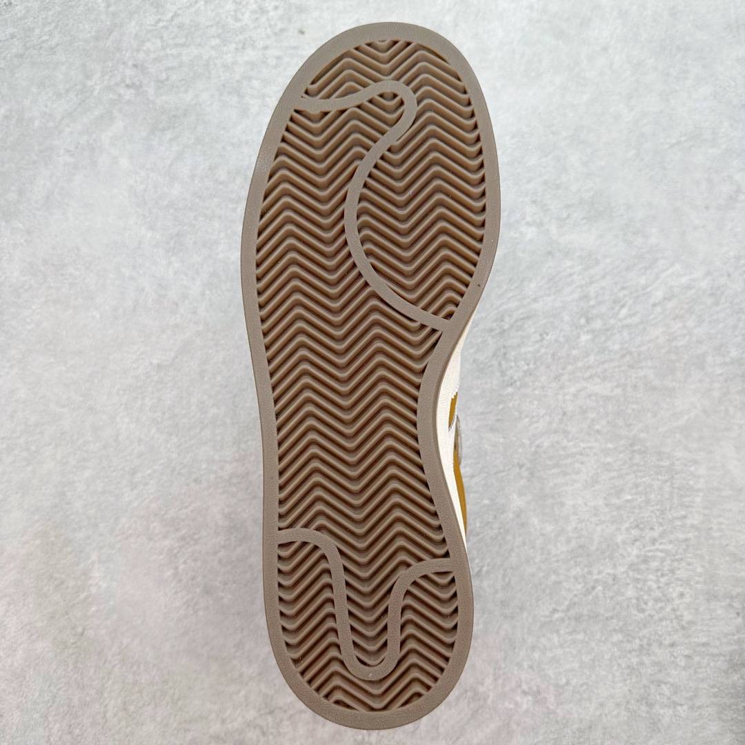 图片[9]-＃C版纯原 AD Originals Campus 00s 学院系列面包风经典复古低帮百搭休闲运动板鞋 IF8774 原鞋开发 正确版型 市面唯一全鞋采用原厂头层SD皮料 正确宽版鞋盒 清洁度完美 诠释最高工艺 这次 Originals 选择了以经典复古鞋型 Campus 为蓝本打造全新面包鞋 这款鞋型联名不断 冠希当年对它更是钟爱有加 论牌面丝毫不输贝壳头、Forum 等大热鞋型 这次 Campus 一改 80 年代的瘦长造型 鞋舌、鞋身、鞋底甚至细节都变大了 营造出千禧年前后流行的面包鞋宽大廓形 因此鞋名改为 Campus 00s 鞋身采用绒面皮料搭配白色常规皮革 质感上还是延续了经典 Campus 的设计 鞋舌填充更加饱满 让鞋款整体看起来更加圆润 搭配上这款浅蓝配色 「蓝胖子」造型真的很可爱 鞋舌还加入了与以往 Campus 不同的全新三叶草 Logo 令造型更具千禧气息 鞋带也采用了加宽的设计 如果你不喜欢 这次还附送了传统鞋带可以替换 鞋底采用了米黄做旧设计 凸显鞋款的复古年代感 除了清新可人的浅蓝配色 还有一款酷灰配色 造型更加硬朗复古 而且相比浅蓝配色更加耐脏 尺码：36 36⅔ 37⅓ 38 38⅔ 39⅓ 40 40⅔ 41⅓ 42 42⅔ 43⅓ 44 44 ⅓ 45-选品中心