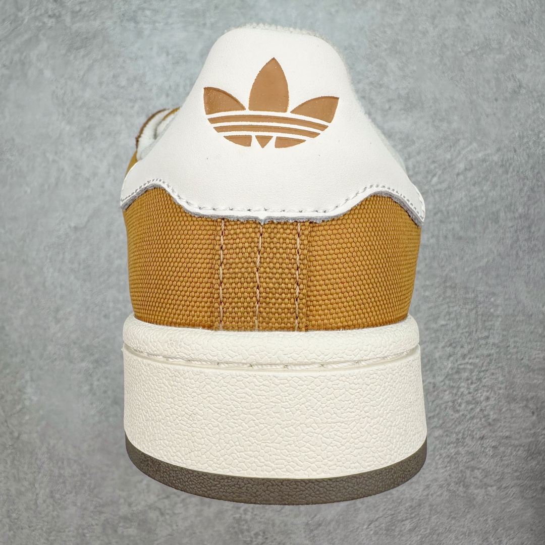 图片[8]-＃C版纯原 AD Originals Campus 00s 学院系列面包风经典复古低帮百搭休闲运动板鞋 IF8774 原鞋开发 正确版型 市面唯一全鞋采用原厂头层SD皮料 正确宽版鞋盒 清洁度完美 诠释最高工艺 这次 Originals 选择了以经典复古鞋型 Campus 为蓝本打造全新面包鞋 这款鞋型联名不断 冠希当年对它更是钟爱有加 论牌面丝毫不输贝壳头、Forum 等大热鞋型 这次 Campus 一改 80 年代的瘦长造型 鞋舌、鞋身、鞋底甚至细节都变大了 营造出千禧年前后流行的面包鞋宽大廓形 因此鞋名改为 Campus 00s 鞋身采用绒面皮料搭配白色常规皮革 质感上还是延续了经典 Campus 的设计 鞋舌填充更加饱满 让鞋款整体看起来更加圆润 搭配上这款浅蓝配色 「蓝胖子」造型真的很可爱 鞋舌还加入了与以往 Campus 不同的全新三叶草 Logo 令造型更具千禧气息 鞋带也采用了加宽的设计 如果你不喜欢 这次还附送了传统鞋带可以替换 鞋底采用了米黄做旧设计 凸显鞋款的复古年代感 除了清新可人的浅蓝配色 还有一款酷灰配色 造型更加硬朗复古 而且相比浅蓝配色更加耐脏 尺码：36 36⅔ 37⅓ 38 38⅔ 39⅓ 40 40⅔ 41⅓ 42 42⅔ 43⅓ 44 44 ⅓ 45-选品中心