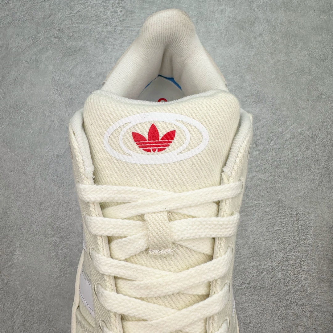 图片[5]-＃C版纯原 AD Originals Campus 00s 学院系列面包风经典复古低帮百搭休闲运动板鞋 ID2070 原鞋开发 正确版型 市面唯一全鞋采用原厂头层SD皮料 正确宽版鞋盒 清洁度完美 诠释最高工艺 这次 Originals 选择了以经典复古鞋型 Campus 为蓝本打造全新面包鞋 这款鞋型联名不断 冠希当年对它更是钟爱有加 论牌面丝毫不输贝壳头、Forum 等大热鞋型 这次 Campus 一改 80 年代的瘦长造型 鞋舌、鞋身、鞋底甚至细节都变大了 营造出千禧年前后流行的面包鞋宽大廓形 因此鞋名改为 Campus 00s 鞋身采用绒面皮料搭配白色常规皮革 质感上还是延续了经典 Campus 的设计 鞋舌填充更加饱满 让鞋款整体看起来更加圆润 搭配上这款浅蓝配色 「蓝胖子」造型真的很可爱 鞋舌还加入了与以往 Campus 不同的全新三叶草 Logo 令造型更具千禧气息 鞋带也采用了加宽的设计 如果你不喜欢 这次还附送了传统鞋带可以替换 鞋底采用了米黄做旧设计 凸显鞋款的复古年代感 除了清新可人的浅蓝配色 还有一款酷灰配色 造型更加硬朗复古 而且相比浅蓝配色更加耐脏 尺码：36 36⅔ 37⅓ 38 38⅔ 39⅓ 40 40⅔ 41⅓ 42 42⅔ 43⅓ 44 44 ⅓ 45-选品中心