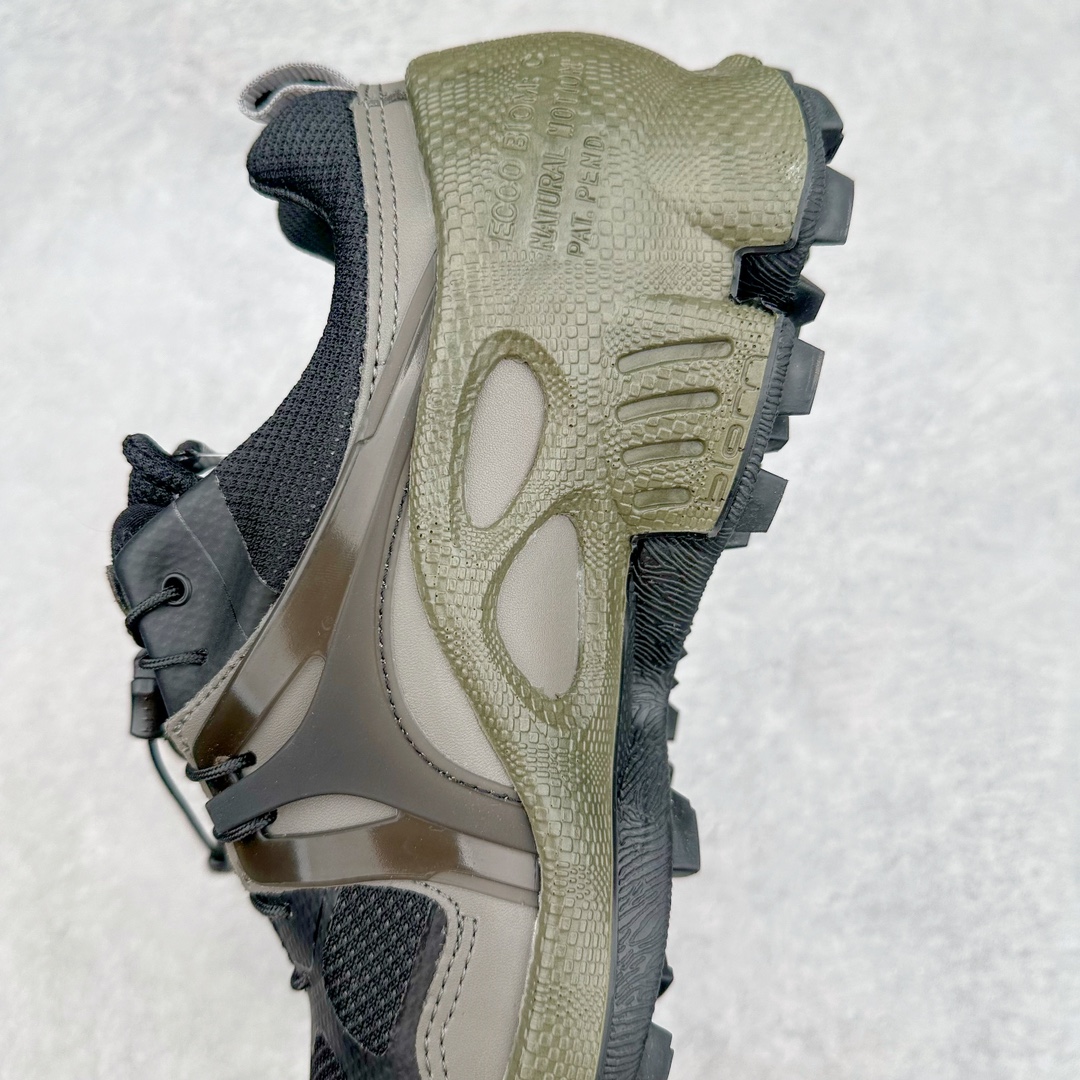 图片[7]-ECCO爱步2024年新款户外鞋防水透气越野跑鞋 健步踪迹系列 鞋面设有GORE-TEX防水薄膜 给你贴心防水保护 防水透气 直接注塑工艺连接鞋面与鞋底 一体成型 合脚稳固 BIOM自然律动科技鞋楦 符合人体工学 长效缓震带来裸足体验 橡胶大底 结合橡胶凸起鞋钉设计 适应多种地形 提供强劲抓地力与耐磨性 稳定支撑 越野无束 尺码：39 40 41 42 43 44（正常码）-选品中心