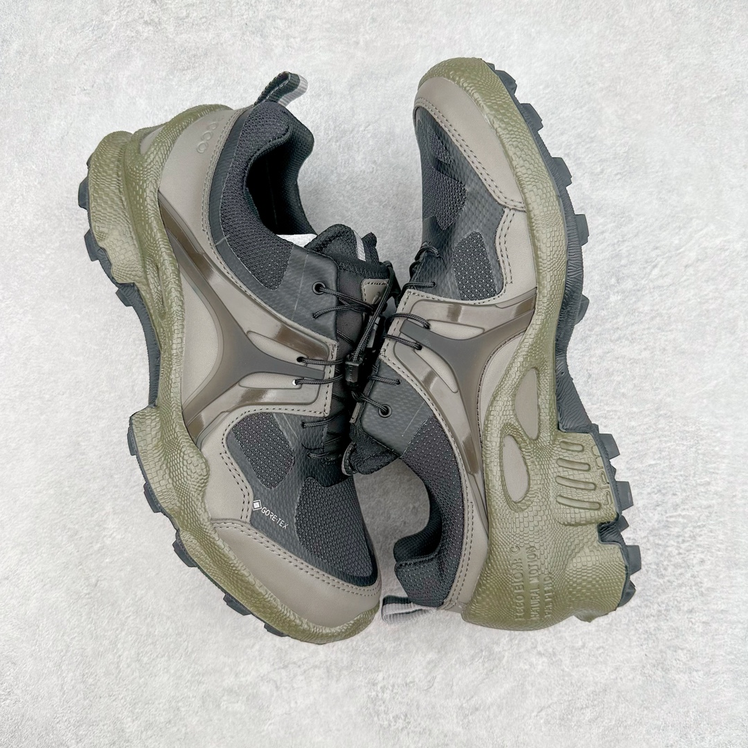 图片[3]-ECCO爱步2024年新款户外鞋防水透气越野跑鞋 健步踪迹系列 鞋面设有GORE-TEX防水薄膜 给你贴心防水保护 防水透气 直接注塑工艺连接鞋面与鞋底 一体成型 合脚稳固 BIOM自然律动科技鞋楦 符合人体工学 长效缓震带来裸足体验 橡胶大底 结合橡胶凸起鞋钉设计 适应多种地形 提供强劲抓地力与耐磨性 稳定支撑 越野无束 尺码：39 40 41 42 43 44（正常码）-选品中心