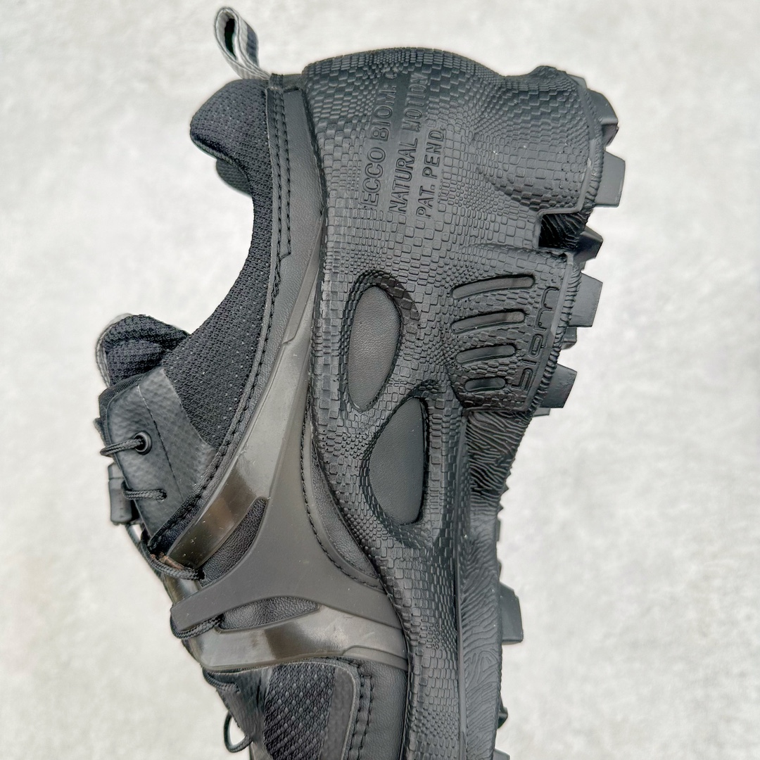 图片[8]-ECCO爱步2024年新款户外鞋防水透气越野跑鞋 健步踪迹系列 鞋面设有GORE-TEX防水薄膜 给你贴心防水保护 防水透气 直接注塑工艺连接鞋面与鞋底 一体成型 合脚稳固 BIOM自然律动科技鞋楦 符合人体工学 长效缓震带来裸足体验 橡胶大底 结合橡胶凸起鞋钉设计 适应多种地形 提供强劲抓地力与耐磨性 稳定支撑 越野无束 尺码：39 40 41 42 43 44（正常码）-选品中心