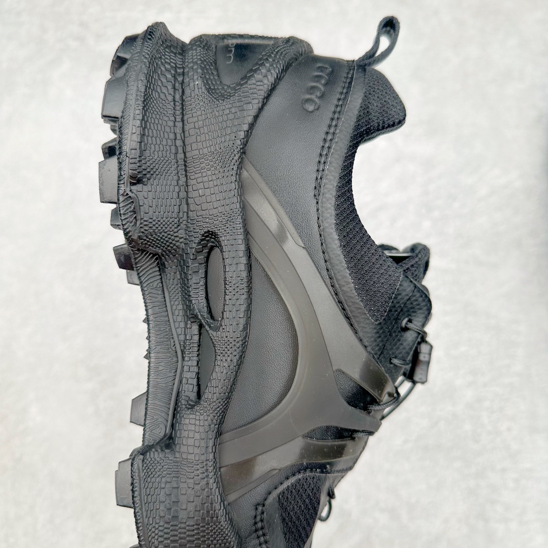 图片[6]-ECCO爱步2024年新款户外鞋防水透气越野跑鞋 健步踪迹系列 鞋面设有GORE-TEX防水薄膜 给你贴心防水保护 防水透气 直接注塑工艺连接鞋面与鞋底 一体成型 合脚稳固 BIOM自然律动科技鞋楦 符合人体工学 长效缓震带来裸足体验 橡胶大底 结合橡胶凸起鞋钉设计 适应多种地形 提供强劲抓地力与耐磨性 稳定支撑 越野无束 尺码：39 40 41 42 43 44（正常码）-选品中心