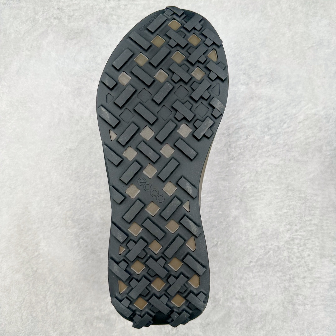 图片[9]-ECCO爱步2024年新款户外鞋防水透气越野跑鞋 健步踪迹系列 鞋面设有GORE-TEX防水薄膜 给你贴心防水保护 防水透气 直接注塑工艺连接鞋面与鞋底 一体成型 合脚稳固 BIOM自然律动科技鞋楦 符合人体工学 长效缓震带来裸足体验 橡胶大底 结合橡胶凸起鞋钉设计 适应多种地形 提供强劲抓地力与耐磨性 稳定支撑 越野无束 尺码：39 40 41 42 43 44（正常码）-选品中心