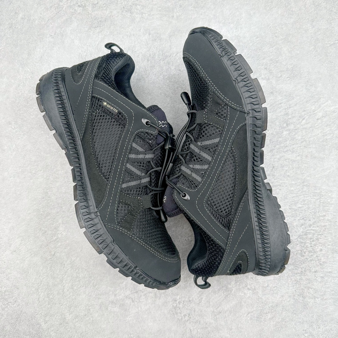 图片[3]-ECCO爱步2024年新款户外鞋防水透气越野跑鞋 健步踪迹系列 鞋面设有GORE-TEX防水薄膜 给你贴心防水保护 防水透气 直接注塑工艺连接鞋面与鞋底 一体成型 合脚稳固 BIOM自然律动科技鞋楦 符合人体工学 长效缓震带来裸足体验 橡胶大底 结合橡胶凸起鞋钉设计 适应多种地形 提供强劲抓地力与耐磨性 稳定支撑 越野无束 尺码：39 40 41 42 43 44（正常码）-选品中心