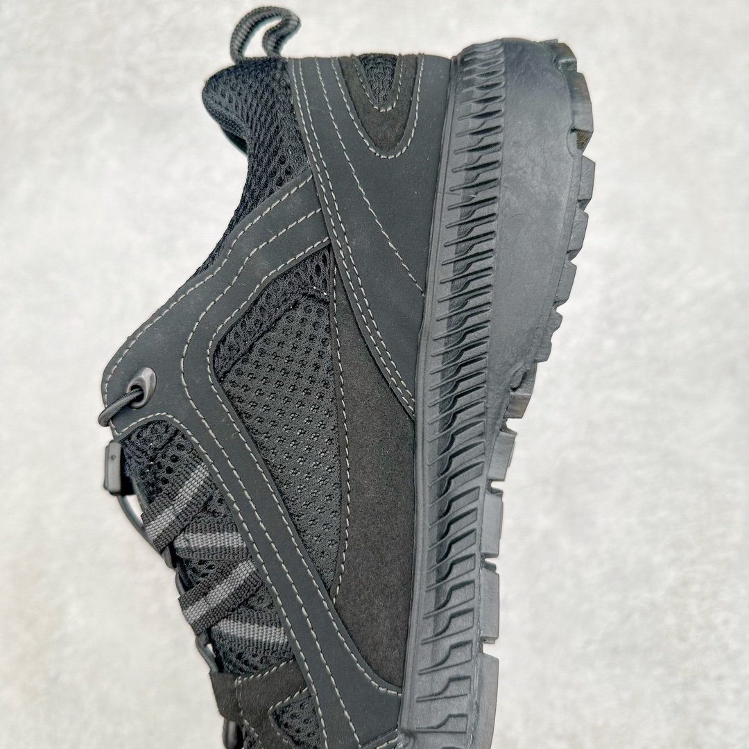 图片[7]-ECCO爱步2024年新款户外鞋防水透气越野跑鞋 健步踪迹系列 鞋面设有GORE-TEX防水薄膜 给你贴心防水保护 防水透气 直接注塑工艺连接鞋面与鞋底 一体成型 合脚稳固 BIOM自然律动科技鞋楦 符合人体工学 长效缓震带来裸足体验 橡胶大底 结合橡胶凸起鞋钉设计 适应多种地形 提供强劲抓地力与耐磨性 稳定支撑 越野无束 尺码：39 40 41 42 43 44（正常码）-选品中心