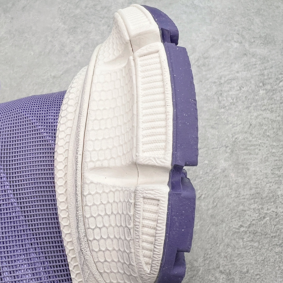 图片[14]-＃VG零售版 BALENCIAGA 3XL Sneakers 巴黎世家十代网布系带低帮走秀复古老爹鞋 全套原纸板楦头开发 最原汁原味的灵魂版型 全鞋荧光划线卡点 胶水把控整洁度追求极致完美 每一双都是工艺品 多重QC质检 超越公司货的品控标准 实实在在的免检产品 原盒原配 正确字体电绣 粗细、位置、大小正确 侧边TPU 透气孔匹配意产原版 正确分离大底 TPU软底 原版一致大底LOGO 立体感十足 原厂皮料水洗做旧 采购原厂网纱 不含皮革 网布材料和聚氨酯 磨损效果 鞋头边缘和后帮 Balenciaga 徽标 鞋面和后跟凸印尺码 鞋舌 3XL 橡胶品牌标识和反光细节 鞋帮拉袢和鞋舌拉祥 配反光细节 备用鞋带在鞋履前侧 可在穿着前取下 便于不同造型搭配 正常尺码 尺码：35 36 37 38 39 40 41 42 43 44 45 46-选品中心