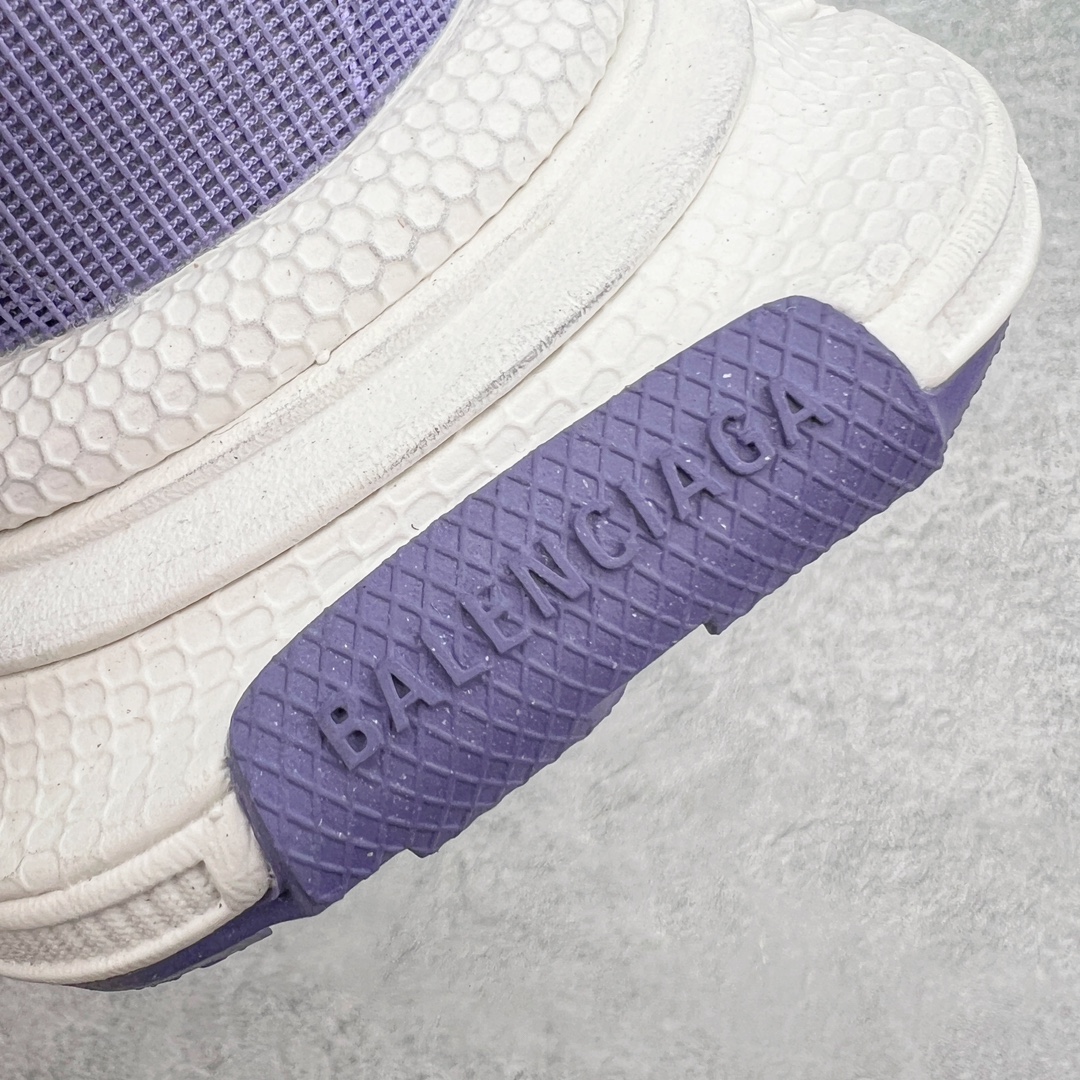 图片[13]-＃VG零售版 BALENCIAGA 3XL Sneakers 巴黎世家十代网布系带低帮走秀复古老爹鞋 全套原纸板楦头开发 最原汁原味的灵魂版型 全鞋荧光划线卡点 胶水把控整洁度追求极致完美 每一双都是工艺品 多重QC质检 超越公司货的品控标准 实实在在的免检产品 原盒原配 正确字体电绣 粗细、位置、大小正确 侧边TPU 透气孔匹配意产原版 正确分离大底 TPU软底 原版一致大底LOGO 立体感十足 原厂皮料水洗做旧 采购原厂网纱 不含皮革 网布材料和聚氨酯 磨损效果 鞋头边缘和后帮 Balenciaga 徽标 鞋面和后跟凸印尺码 鞋舌 3XL 橡胶品牌标识和反光细节 鞋帮拉袢和鞋舌拉祥 配反光细节 备用鞋带在鞋履前侧 可在穿着前取下 便于不同造型搭配 正常尺码 尺码：35 36 37 38 39 40 41 42 43 44 45 46-选品中心