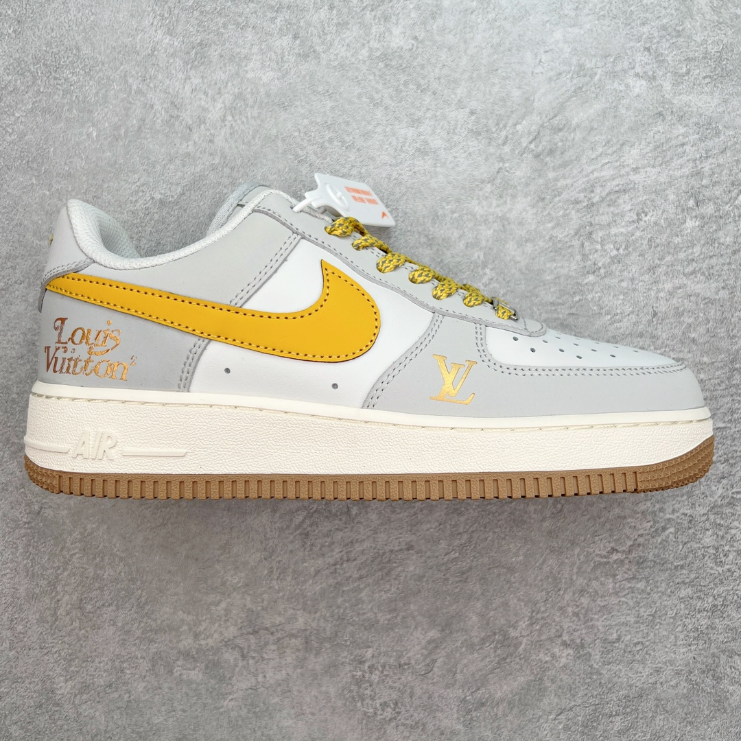 图片[2]-＃福利特价 NK Air Force 1´07 Low 空军一号低帮百搭休闲运动板鞋 FZ0630-001 柔软、弹性十足的缓震性能和出色的中底设计 横跨复古与现代的外型结合 造就出风靡全球 三十多年的Force 1 直到今天还深受青睐 尺码：36 36.5 37.5 38 38.5 39 40 40.5 41 42 42.5 43 44 44.5 45-选品中心