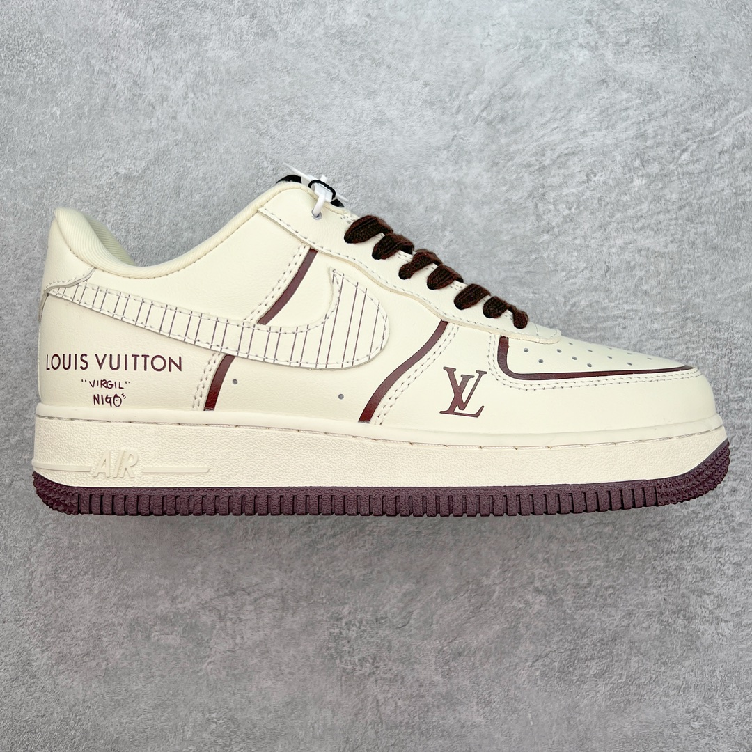 图片[4]-＃福利特价 NK Air Force 1´07 Low 空军一号低帮百搭休闲运动板鞋 FZ0630-001 柔软、弹性十足的缓震性能和出色的中底设计 横跨复古与现代的外型结合 造就出风靡全球 三十多年的Force 1 直到今天还深受青睐 尺码：36 36.5 37.5 38 38.5 39 40 40.5 41 42 42.5 43 44 44.5 45-选品中心