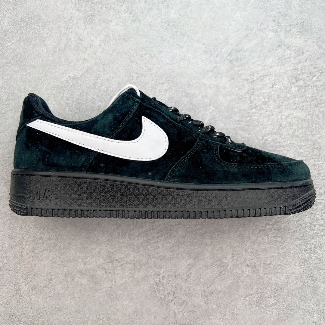 图片[4]-＃福利特价 NK Air Force 1´07 Low 空军一号低帮百搭休闲运动板鞋 FZ0630-001 柔软、弹性十足的缓震性能和出色的中底设计 横跨复古与现代的外型结合 造就出风靡全球 三十多年的Force 1 直到今天还深受青睐 尺码：36 36.5 37.5 38 38.5 39 40 40.5 41 42 42.5 43 44 44.5 45-选品中心