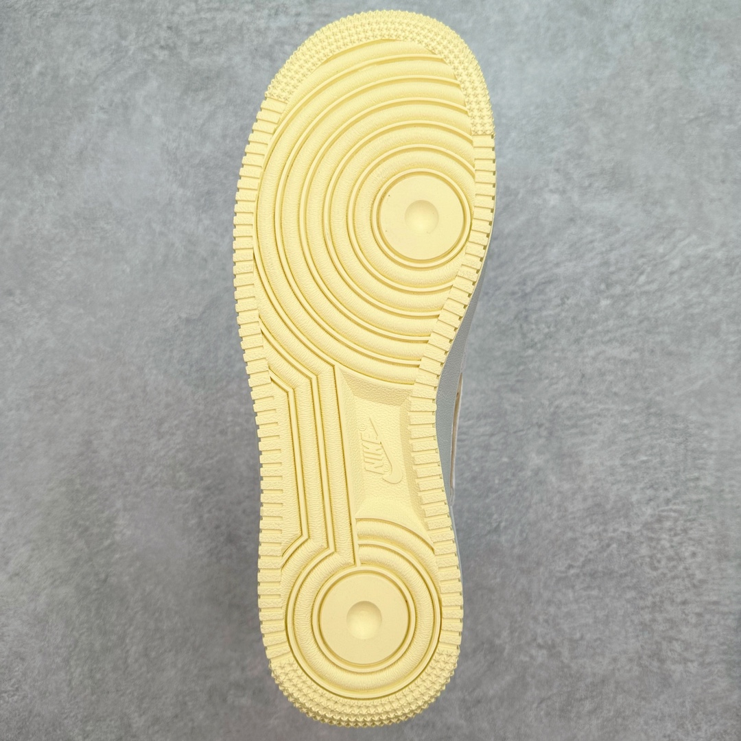 图片[9]-＃福利特价 NK Air Force 1´07 Low 空军一号低帮百搭休闲运动板鞋 FZ0630-001 柔软、弹性十足的缓震性能和出色的中底设计 横跨复古与现代的外型结合 造就出风靡全球 三十多年的Force 1 直到今天还深受青睐 尺码：36 36.5 37.5 38 38.5 39 40 40.5 41 42 42.5 43 44 44.5 45-选品中心