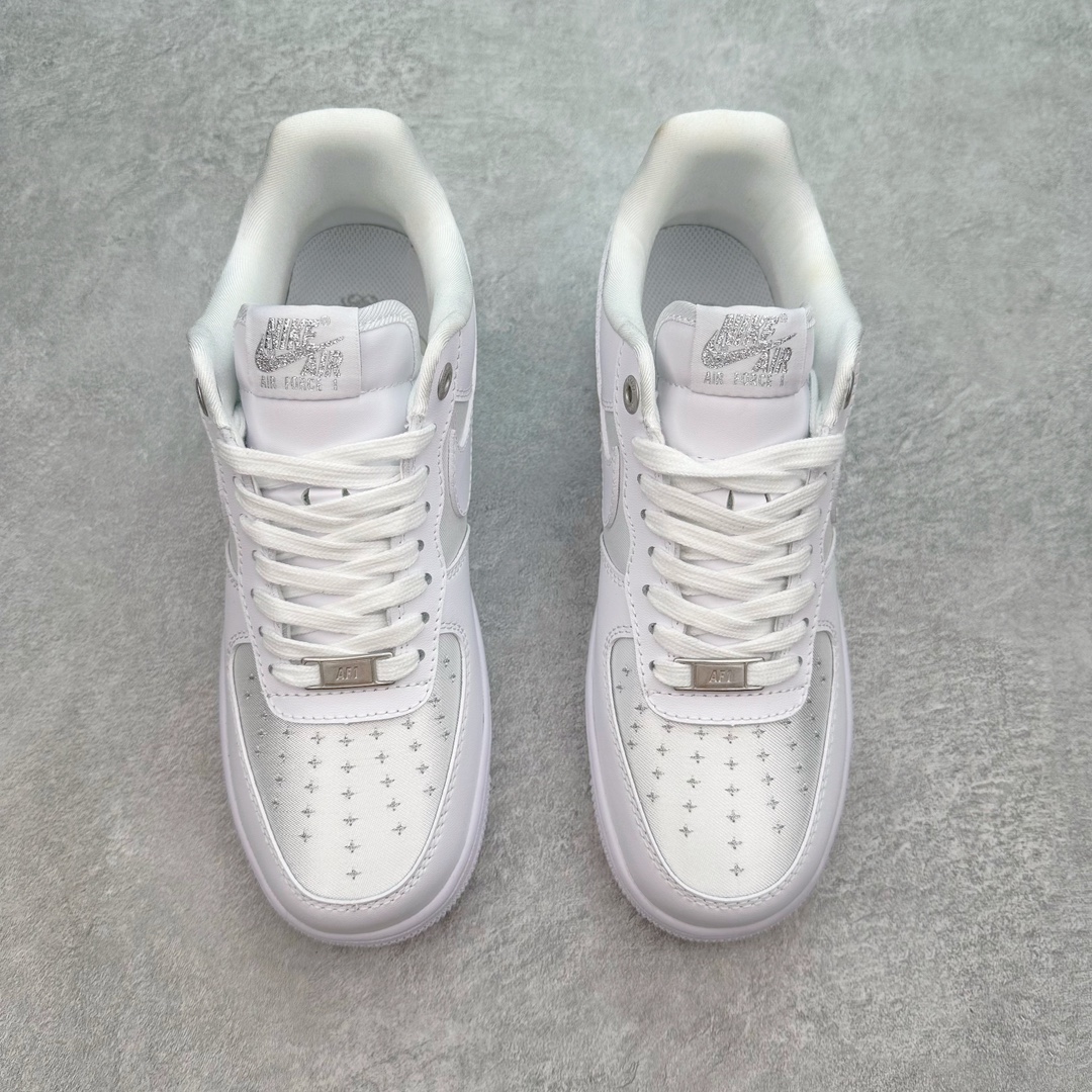 图片[2]-＃福利特价 NK Air Force 1´07 Low 空军一号低帮百搭休闲运动板鞋 FZ0630-001 柔软、弹性十足的缓震性能和出色的中底设计 横跨复古与现代的外型结合 造就出风靡全球 三十多年的Force 1 直到今天还深受青睐 尺码：36 36.5 37.5 38 38.5 39 40 40.5 41 42 42.5 43 44 44.5 45-选品中心