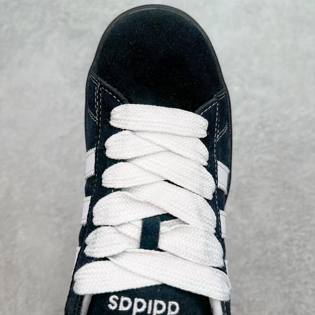 图片[4]-AD Originals Campus 00s 学院系列面包风经典复古低帮百搭休闲运动板鞋 IG0792 这次 Originals 选择了以经典复古鞋型 Campus 为蓝本打造全新面包鞋 这款鞋型联名不断 冠希当年对它更是钟爱有加 论牌面丝毫不输贝壳头、Forum 等大热鞋型 这次 Campus 一改 80 年代的瘦长造型 鞋舌、鞋身、鞋底甚至细节都变大了 营造出千禧年前后流行的面包鞋宽大廓形 因此鞋名改为 Campus 00s 鞋身采用绒面皮料搭配白色常规皮革 质感上还是延续了经典 Campus 的设计 鞋舌填充更加饱满 让鞋款整体看起来更加圆润 搭配上这款浅蓝配色 「蓝胖子」造型真的很可爱 鞋舌还加入了与以往 Campus 不同的全新三叶草 Logo 令造型更具千禧气息 鞋带也采用了加宽的设计 如果你不喜欢 这次还附送了传统鞋带可以替换 鞋底采用了米黄做旧设计 凸显鞋款的复古年代感 除了清新可人的浅蓝配色 还有一款酷灰配色 造型更加硬朗复古 而且相比浅蓝配色更加耐脏 尺码：36 36⅔ 37⅓ 38 38⅔ 39⅓ 40 40⅔ 41⅓ 42 42⅔ 43⅓ 44 45-选品中心