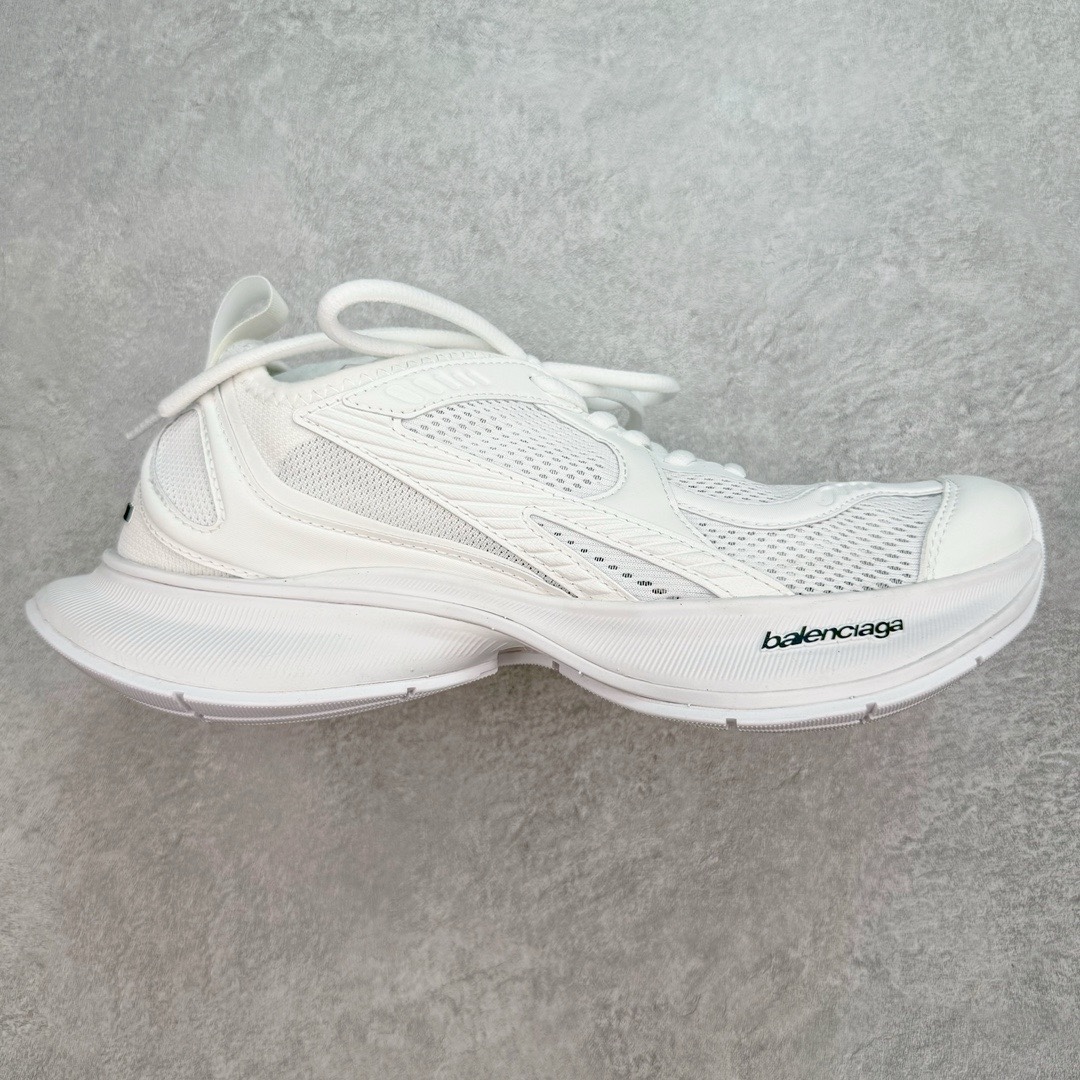 ＃XA BALENCIAGA CIRCUIT 巴黎世家十三代圆头系带LOGO印花低帮老爹鞋 全套原纸板楦头开发 最原汁原味的灵魂版型 全鞋荧光划线卡点 胶水把控整洁度追求极致完美 每一双都是工艺品 多重QC质检 超越公司货的品控标准 实实在在的免检产品 原盒原配 正确字体电绣 粗细、位置、大小正确 侧边TPU 透气孔匹配意产原版 正确分离大底 TPU软底 原版一致大底LOGO 立体感十足 原厂皮料水洗做旧 采购原厂网纱 偏大一码 尺码：35 36 37 38 39 40 41 42 43 44 45 46-选品中心