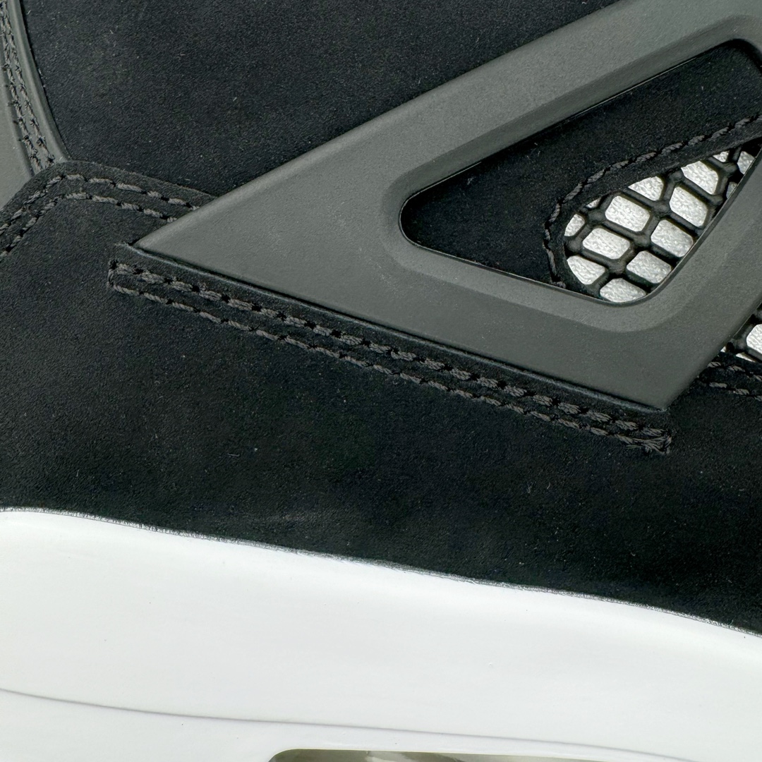 图片[15]-＃DT/R1纯原 Air Jordan AJ4 Retro 白黑雷公 FQ8138-001 原鞋开发原楦原纸板同源开发 完美呈现乔4的版型 内侧正确双色网格 还原细节 原厂皮料 正确气垫颜色 正确网格工艺 正确拉帮工艺 全鞋原装材料制作 原档案原模具打造 支持全方位与正品对比 尺码：40 40.5 41 42 42.5 43 44 44.5 45 46 47.5 48.5-选品中心
