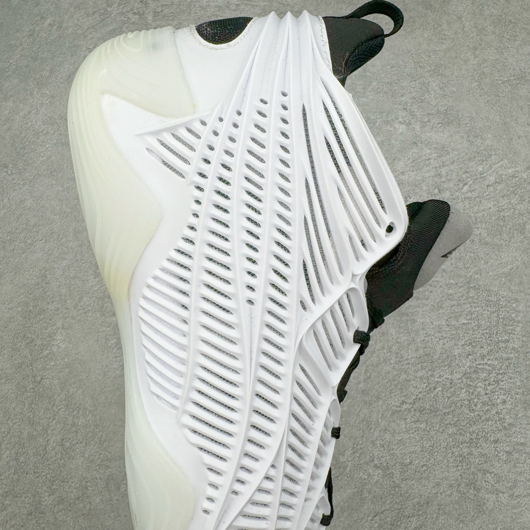 图片[6]-＃纯原新品 AD Anthony Edwards A.E. 2 \\\”华子二代\\\” 安东尼·爱德华兹签名实战减震防滑耐磨高帮篮球鞋 JI4512 球鞋的整体设计非常复古 也可以理解为并不是目前篮球鞋的设计趋势 AE2流线简约的设计 也是让其非常具有辨识度 袜套与「蚁巢」组成的鞋身 在保证透气效果的同时 搭配鞋带更能带来相当出色的鞋脚一体性 中底自然还是搭载着AD的当家科技并经由外层 TPU 包裹 将软、弹和支撑性同时兼顾 尺码：40 40.5 41 42 42.5 43 44 44.5 45 46-选品中心