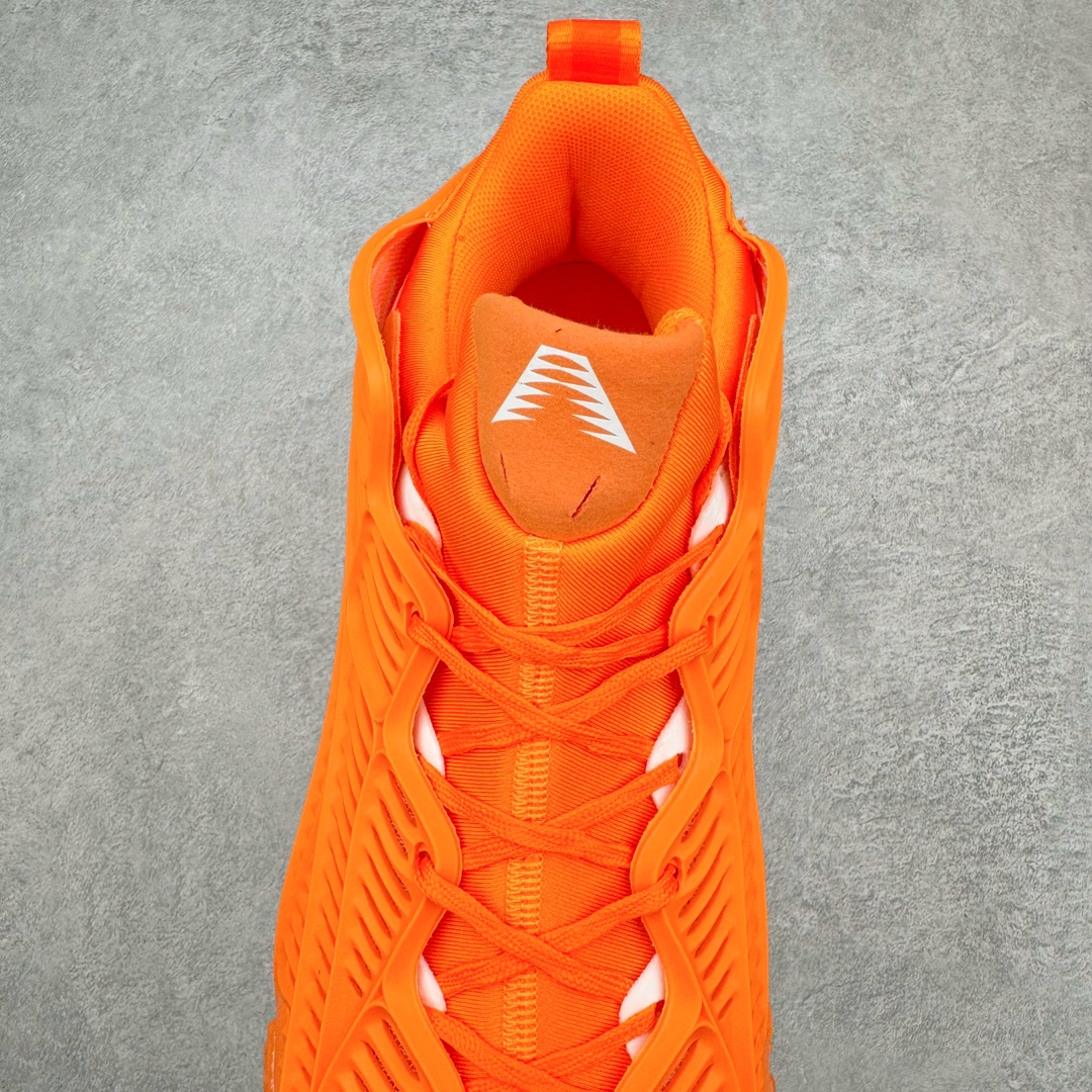 图片[5]-＃纯原新品 AD Anthony Edwards A.E. 2 \\\”华子二代\\\” 安东尼·爱德华兹签名实战减震防滑耐磨高帮篮球鞋 JI4513 球鞋的整体设计非常复古 也可以理解为并不是目前篮球鞋的设计趋势 AE2流线简约的设计 也是让其非常具有辨识度 袜套与「蚁巢」组成的鞋身 在保证透气效果的同时 搭配鞋带更能带来相当出色的鞋脚一体性 中底自然还是搭载着AD的当家科技并经由外层 TPU 包裹 将软、弹和支撑性同时兼顾 尺码：40 40.5 41 42 42.5 43 44 44.5 45 46-选品中心