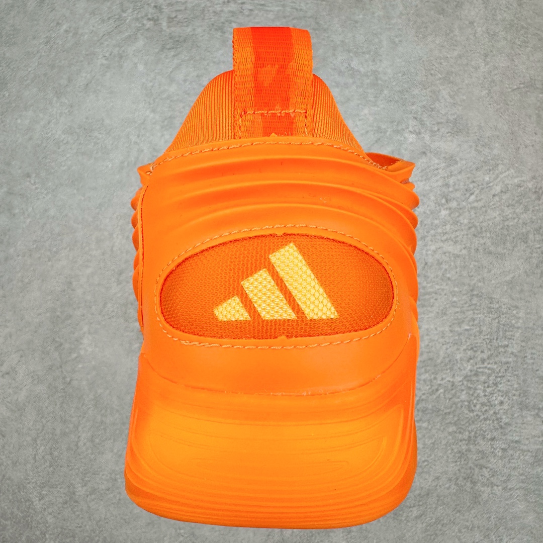 图片[8]-＃纯原新品 AD Anthony Edwards A.E. 2 \\\”华子二代\\\” 安东尼·爱德华兹签名实战减震防滑耐磨高帮篮球鞋 JI4513 球鞋的整体设计非常复古 也可以理解为并不是目前篮球鞋的设计趋势 AE2流线简约的设计 也是让其非常具有辨识度 袜套与「蚁巢」组成的鞋身 在保证透气效果的同时 搭配鞋带更能带来相当出色的鞋脚一体性 中底自然还是搭载着AD的当家科技并经由外层 TPU 包裹 将软、弹和支撑性同时兼顾 尺码：40 40.5 41 42 42.5 43 44 44.5 45 46-选品中心