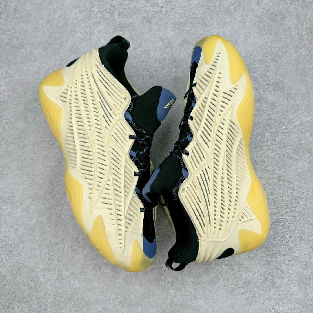 图片[3]-＃纯原新品 AD Anthony Edwards A.E. 2 \\\”华子二代\\\” 安东尼·爱德华兹签名实战减震防滑耐磨高帮篮球鞋 JI4511 球鞋的整体设计非常复古 也可以理解为并不是目前篮球鞋的设计趋势 AE2流线简约的设计 也是让其非常具有辨识度 袜套与「蚁巢」组成的鞋身 在保证透气效果的同时 搭配鞋带更能带来相当出色的鞋脚一体性 中底自然还是搭载着AD的当家科技并经由外层 TPU 包裹 将软、弹和支撑性同时兼顾 尺码：40 40.5 41 42 42.5 43 44 44.5 45 46-选品中心