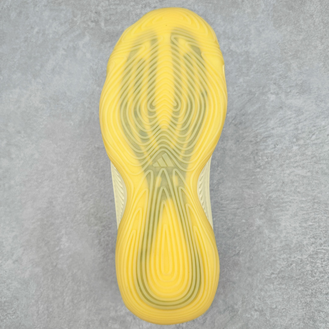 图片[9]-＃纯原新品 AD Anthony Edwards A.E. 2 \\\”华子二代\\\” 安东尼·爱德华兹签名实战减震防滑耐磨高帮篮球鞋 JI4511 球鞋的整体设计非常复古 也可以理解为并不是目前篮球鞋的设计趋势 AE2流线简约的设计 也是让其非常具有辨识度 袜套与「蚁巢」组成的鞋身 在保证透气效果的同时 搭配鞋带更能带来相当出色的鞋脚一体性 中底自然还是搭载着AD的当家科技并经由外层 TPU 包裹 将软、弹和支撑性同时兼顾 尺码：40 40.5 41 42 42.5 43 44 44.5 45 46-选品中心