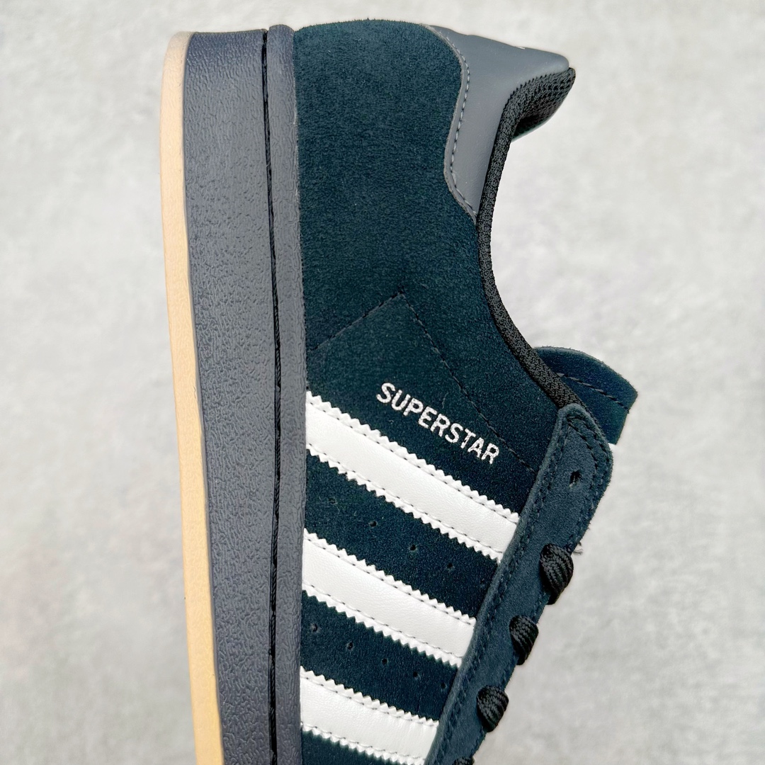 图片[6]-AD Originals Superstar 经典复古贝壳头板鞋 IG1705 诞生于1969年 是第一双将全皮面鞋 身与橡胶鞋头结合在一起的低帮篮球鞋 Superstar最开始 是作为高帮篮球鞋Pro Model的低帮版本而出现的 但因为其独特和醒目的橡胶鞋头造型而让大家熟知 被大家形象地称为\\\”shelltoe\\\”贝壳头 在70年代的美国职业篮球场上 接近3/4的NBA球员都将这双Superstar作为场上用鞋 80年代之后 经过不断的改良和发展 Superstar逐渐成为横跨时装、音乐、街头文化、休闲和运动等各大领域的时尚潮鞋 尺码：36 36.5 37 38 38.5 39 40 40.5 41 42 42.5 43 44 44.5 45-选品中心