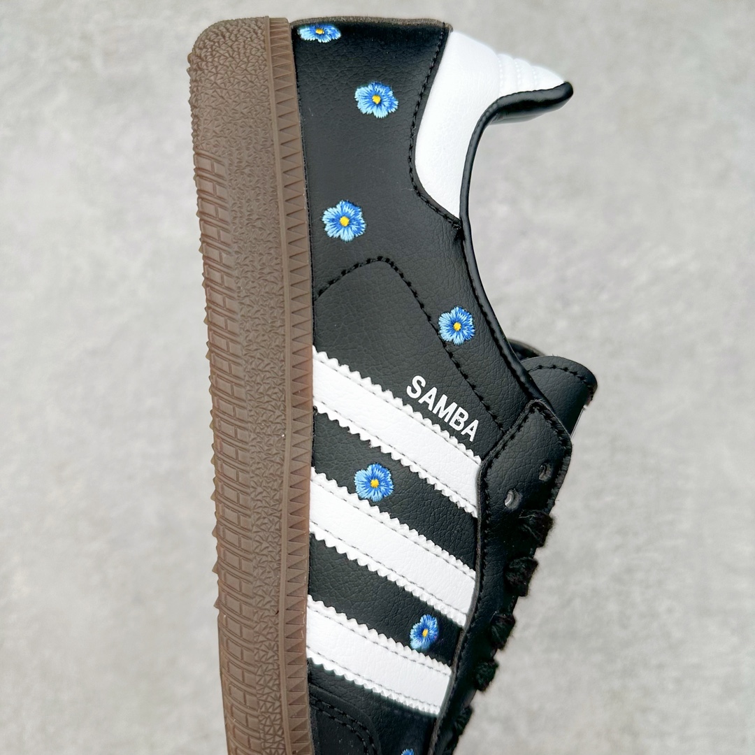 图片[6]-AD Original Samba OG 复古经典轻便板鞋 IF4397 这款桑巴鞋展示了高质量的工艺 带有装饰的超锁缝制和无缝的手感 柔软、柔软的皮革造型和标志性的3条纹完成了精致的外观 正规合身鞋带 鞋面上有绒面鞋垫 橡胶鞋底 享受正畸套筒软感 自50年代首次亮相以来就一直在赢得粉丝的青睐 尺码：36 36.5 37.5 38 38.5 39 40 40.5 41 42 42.5 43 44 44.5 45-选品中心