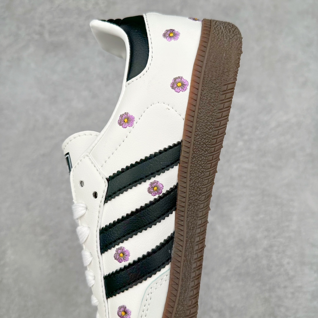 图片[7]-AD Original Samba OG 复古经典轻便板鞋 IF4398 这款桑巴鞋展示了高质量的工艺 带有装饰的超锁缝制和无缝的手感 柔软、柔软的皮革造型和标志性的3条纹完成了精致的外观 正规合身鞋带 鞋面上有绒面鞋垫 橡胶鞋底 享受正畸套筒软感 自50年代首次亮相以来就一直在赢得粉丝的青睐 尺码：36 36.5 37.5 38 38.5 39 40 40.5 41 42 42.5 43 44 44.5 45-选品中心